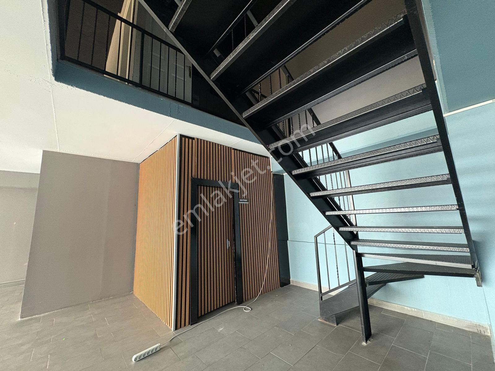 Profasor *dan Alpiş Aden House Da Kiralık Yüksek Tavan Dükkanlar - Görsel 35