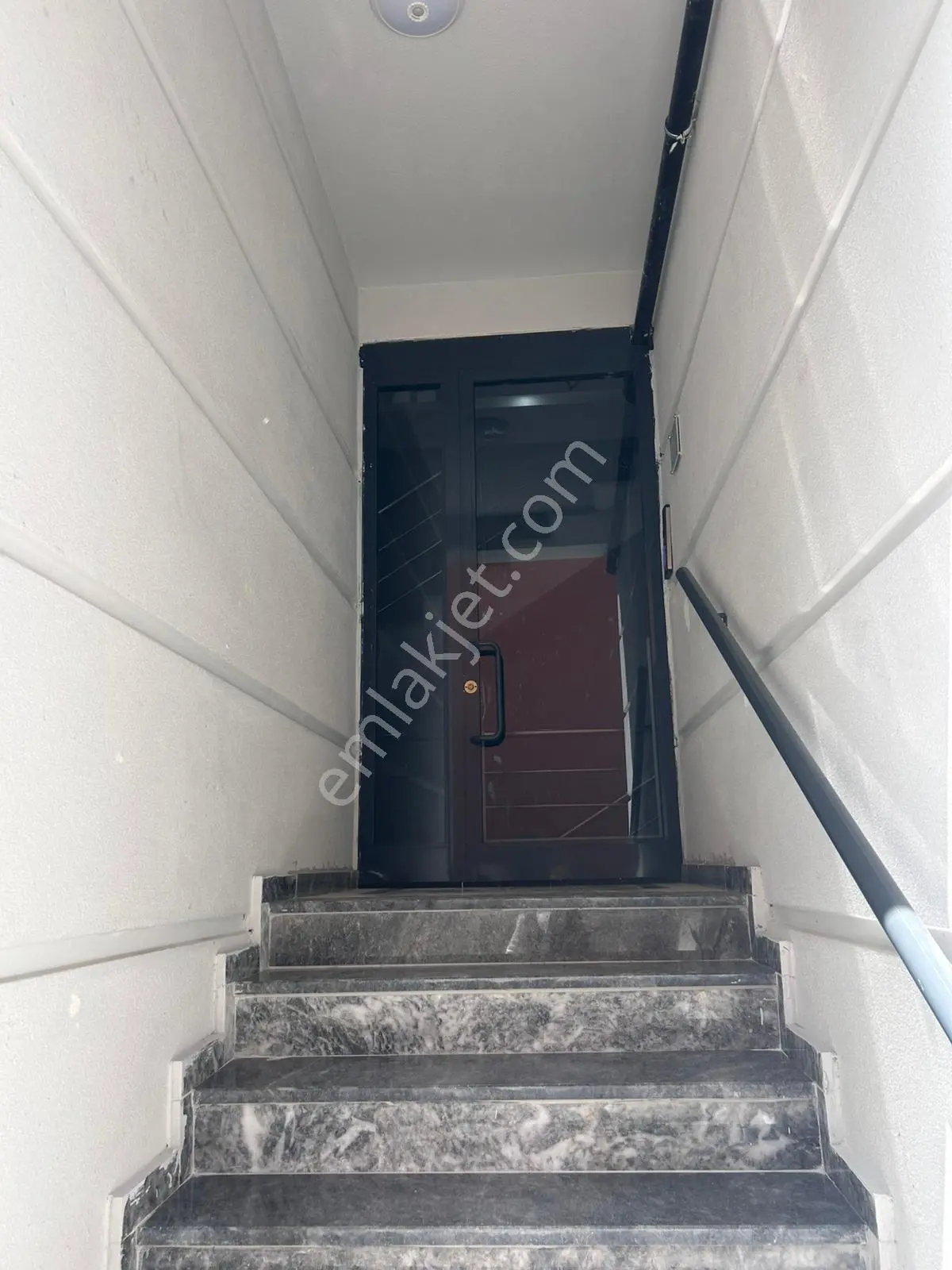 Afyon Üçok Emlaktan Cumhuriyet Mah 1+1 Sıfır Ayarında Satılık Daire - Görsel 4