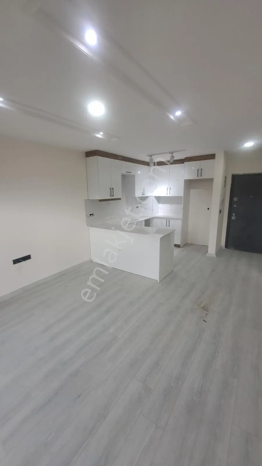 Kuşadası Aydın Yolu Ege Mahallesi Girişi Havuzlu Daire - Görsel 4