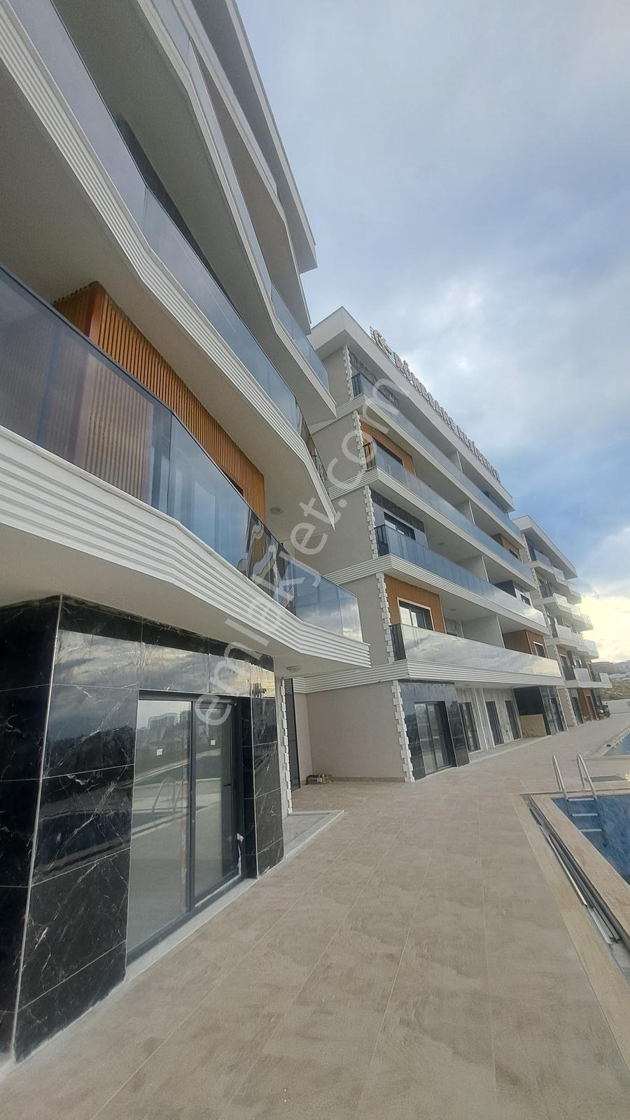 Kuşadası Aydın Yolu Ege Mahallesi Girişi Havuzlu Daire - Görsel 3