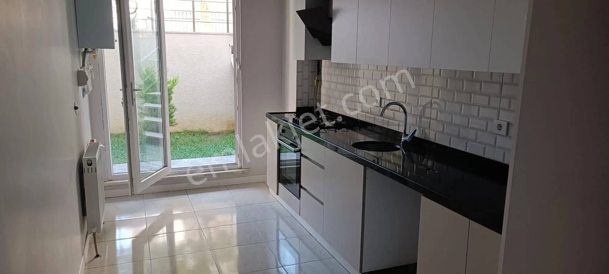 Avcılar Gümüşpala Mah Satılık 2+1.87 M2 Bahçeli Griş Kat Daire