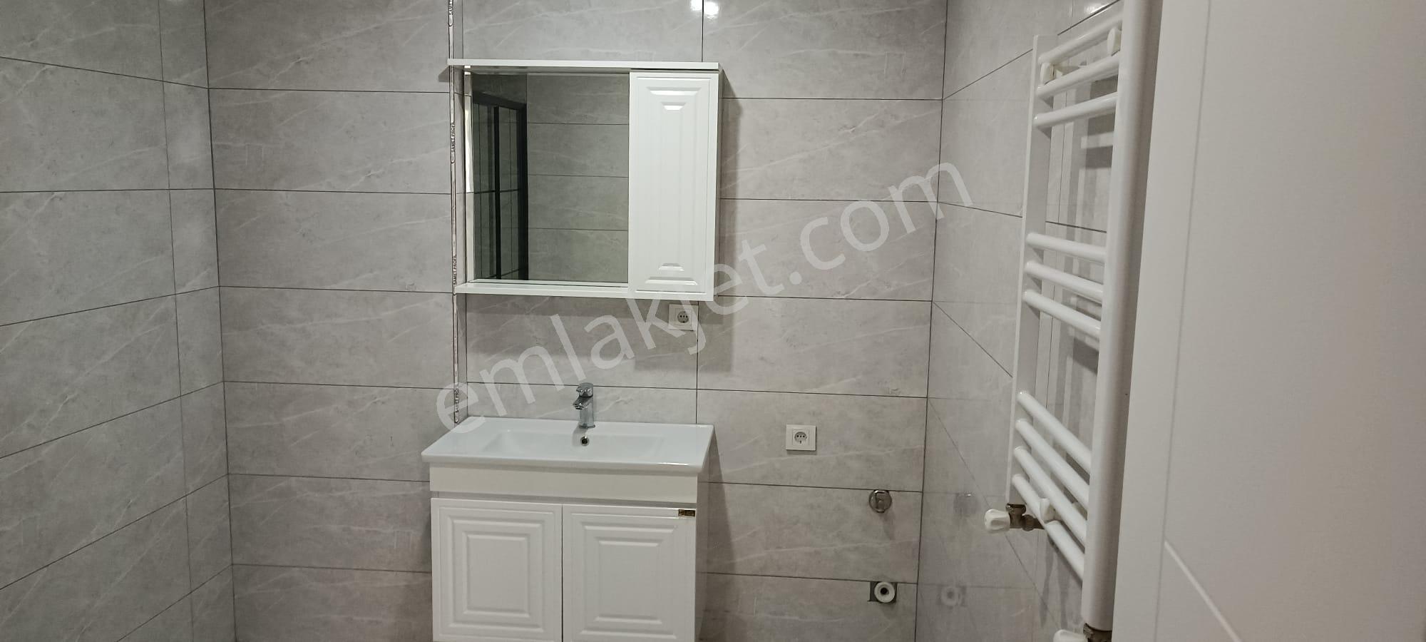 Avcılar Gümüşpala Mah Satılık 2+1.87 M2 Bahçeli Griş Kat Daire - Görsel 3
