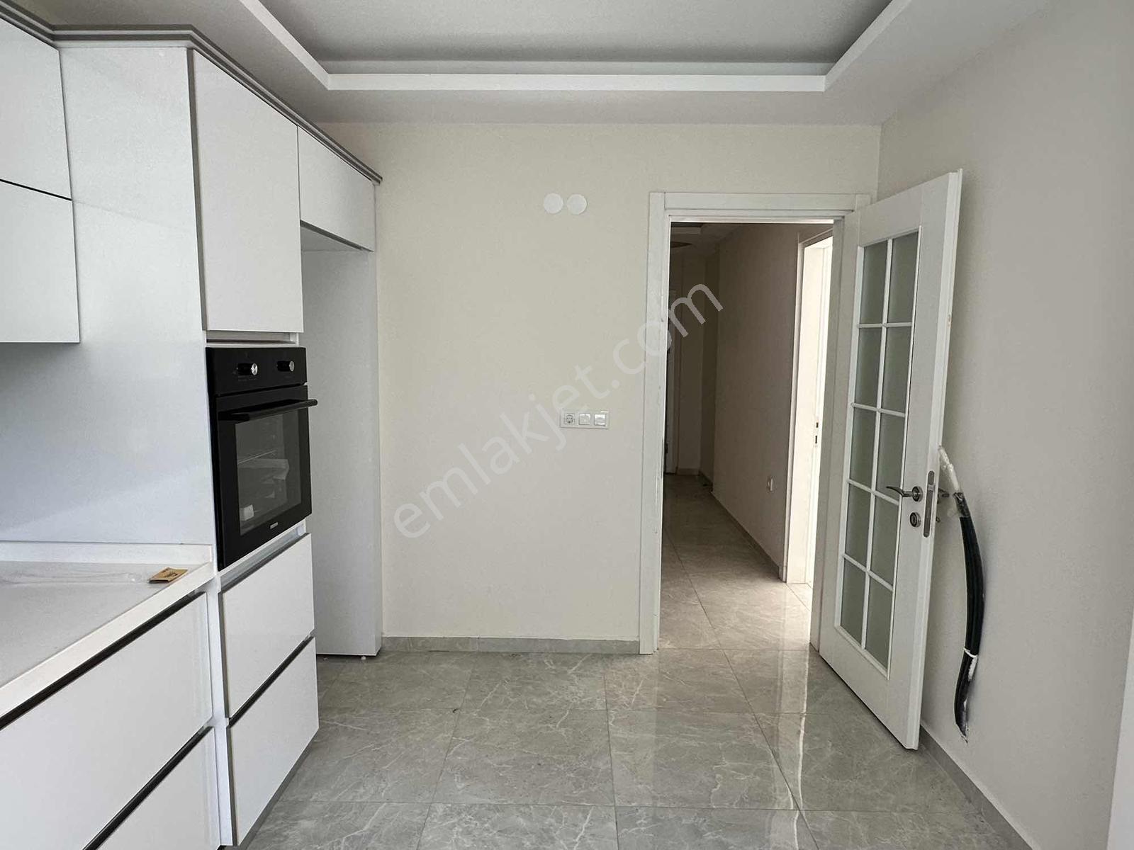 Villalar Bölgesinde 4+1 Havuzlu Ayrı Mutfaklı - Görsel 8