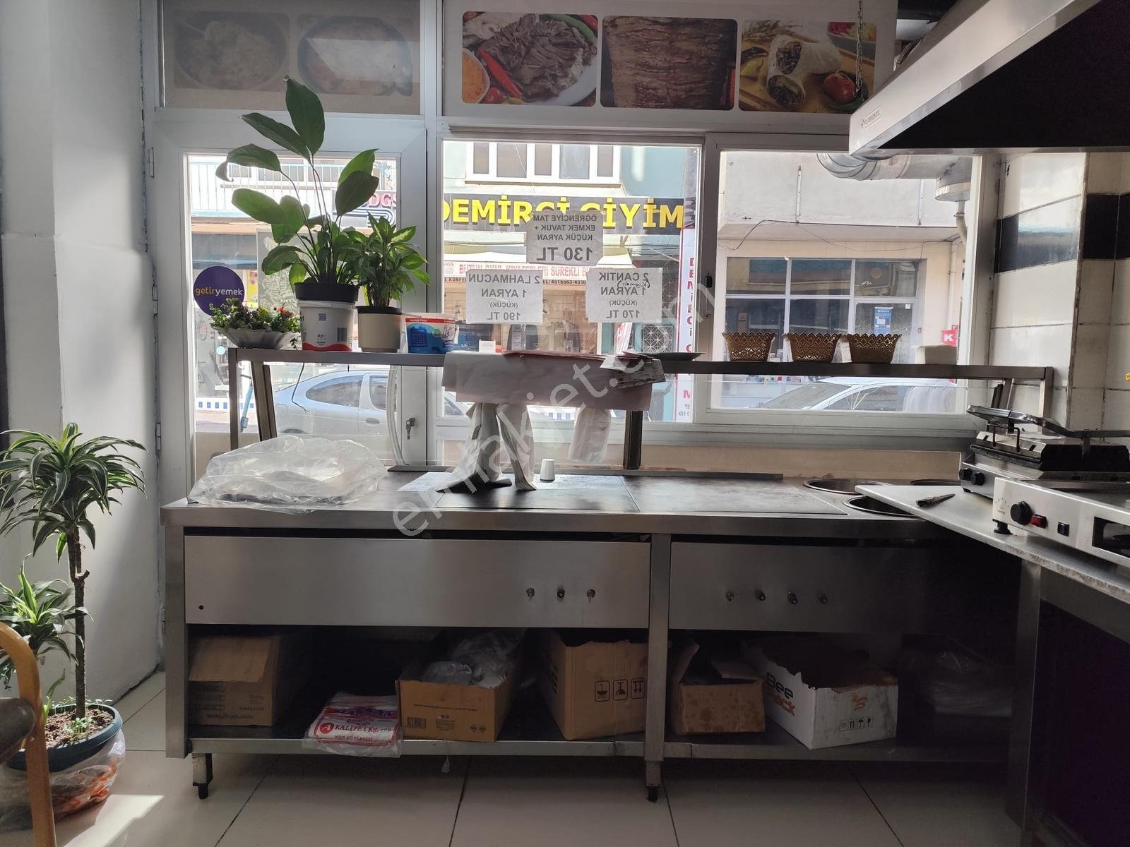 Müşterisi Bol Faal Halde Karafırın Doğalgazlı Pide Döner Salonu - Görsel 11
