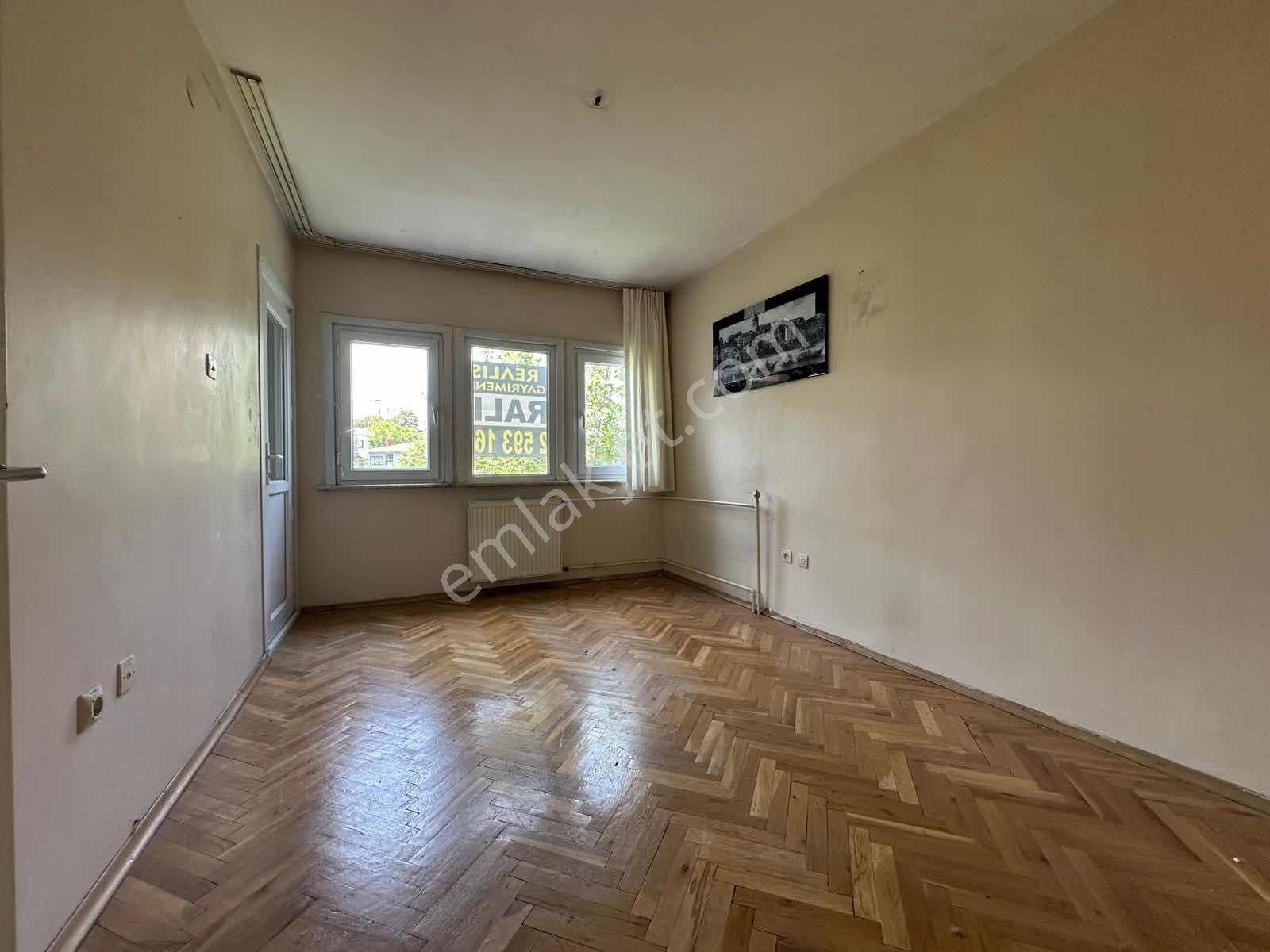 Üsküdar Ata 2 Sitesinde C Kapısına Çok Yakın Ferah 3+1 Daire - Görsel 15