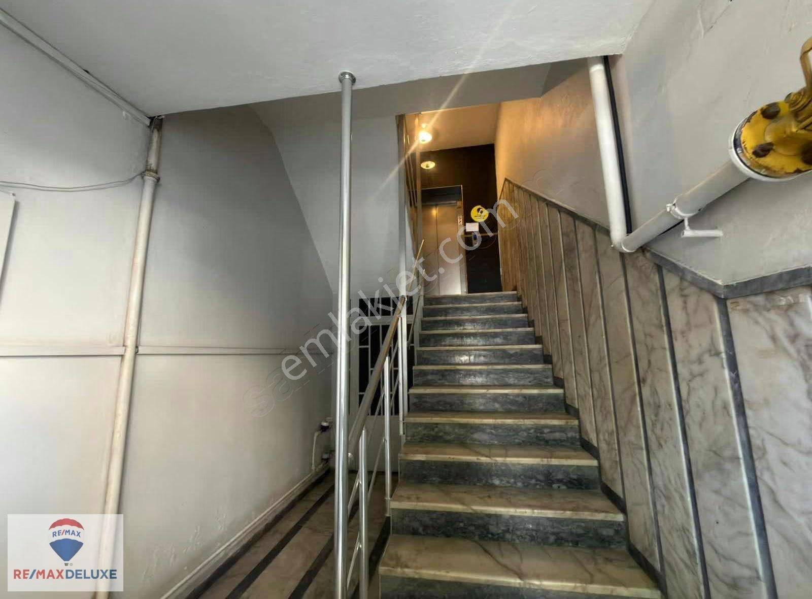 İzmit Merkezde 1. Kat Ofis İşletmelerine Uygun Kiralık 3+1 Daire - Görsel 4