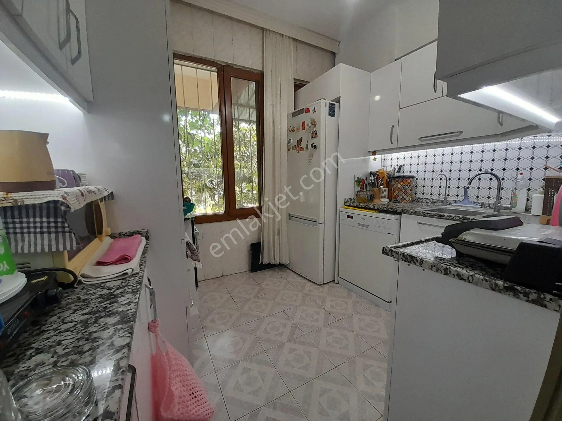 İzmir Bergama Bahçelievler Mh 2+1 Kapalı Mutfak Bahçeli Satılık Daire