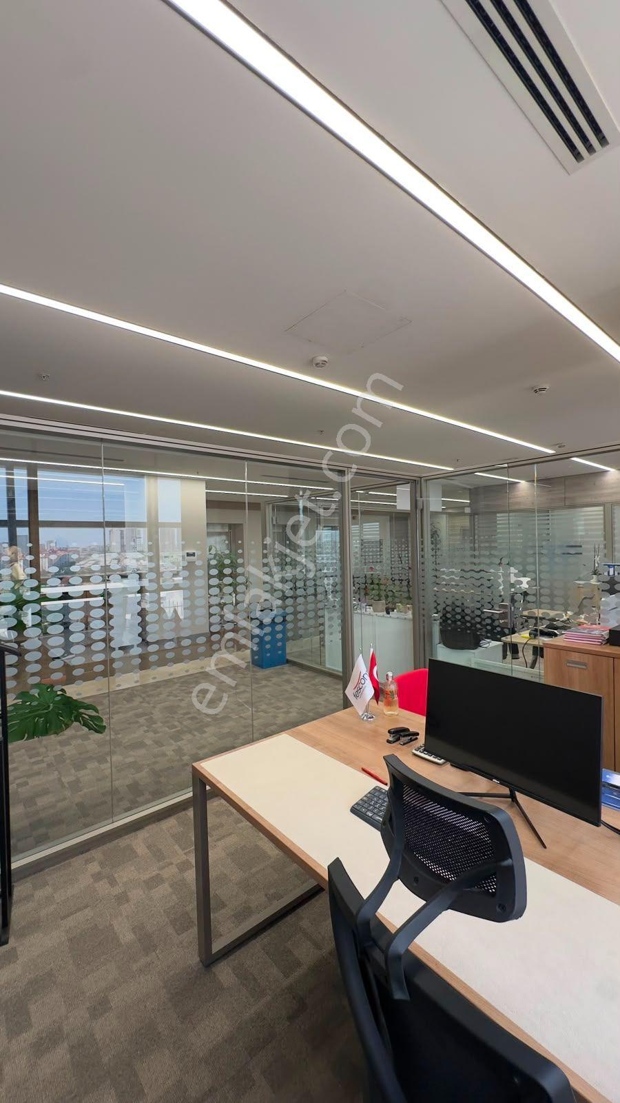 Esenyurt Akçaburgaz'da 700 M² Eşyalı Ofis Plaza Katı - Görsel 12