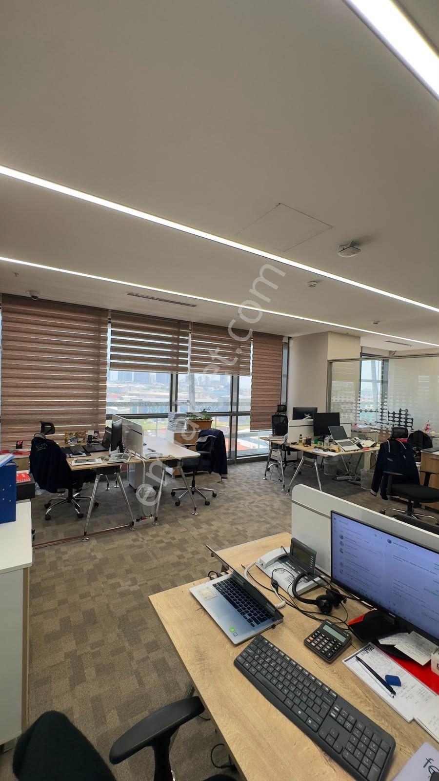 Esenyurt Akçaburgaz'da 700 M² Eşyalı Ofis Plaza Katı - Görsel 19