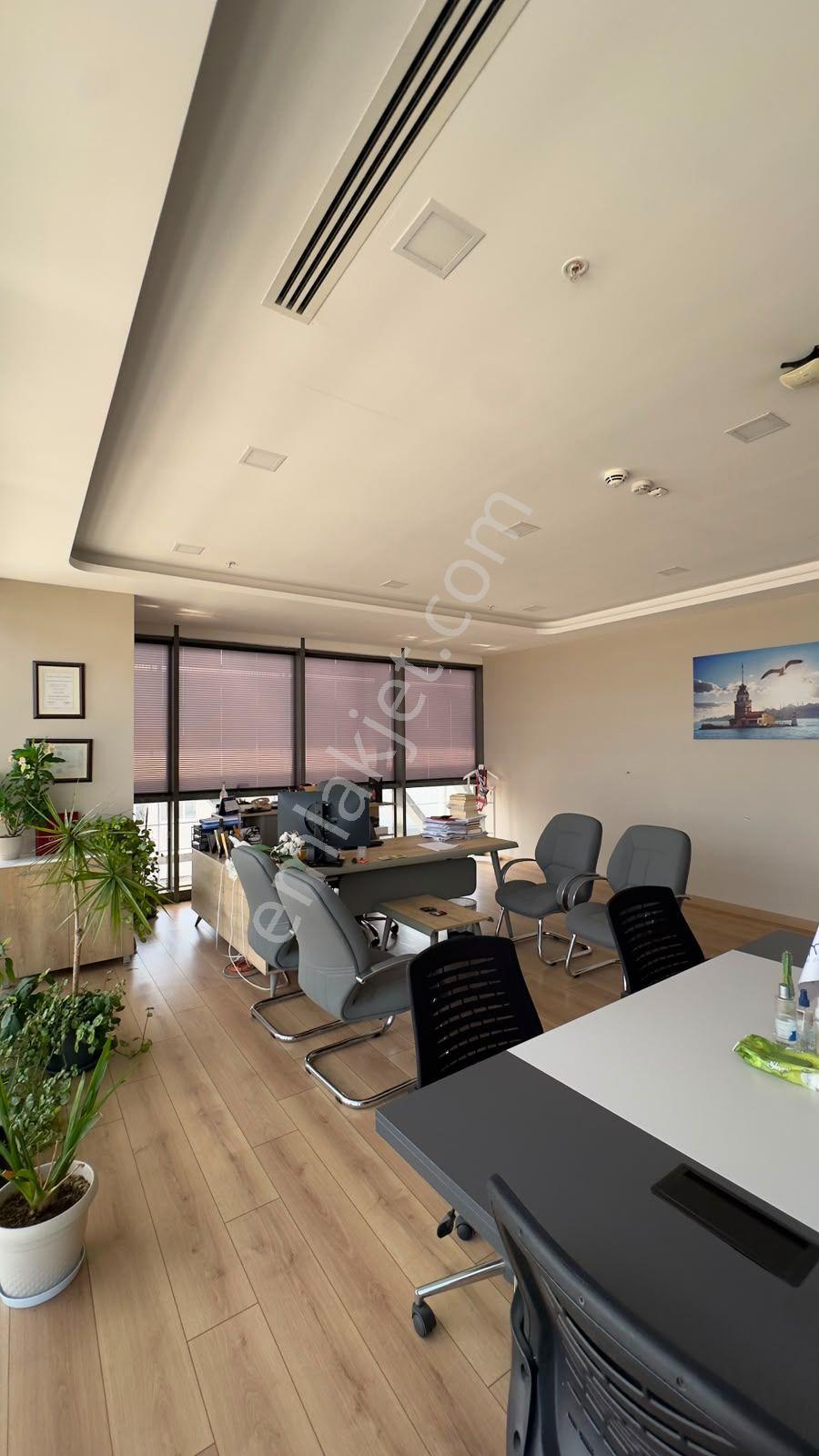 Esenyurt Akçaburgaz'da 700 M² Eşyalı Ofis Plaza Katı - Görsel 6