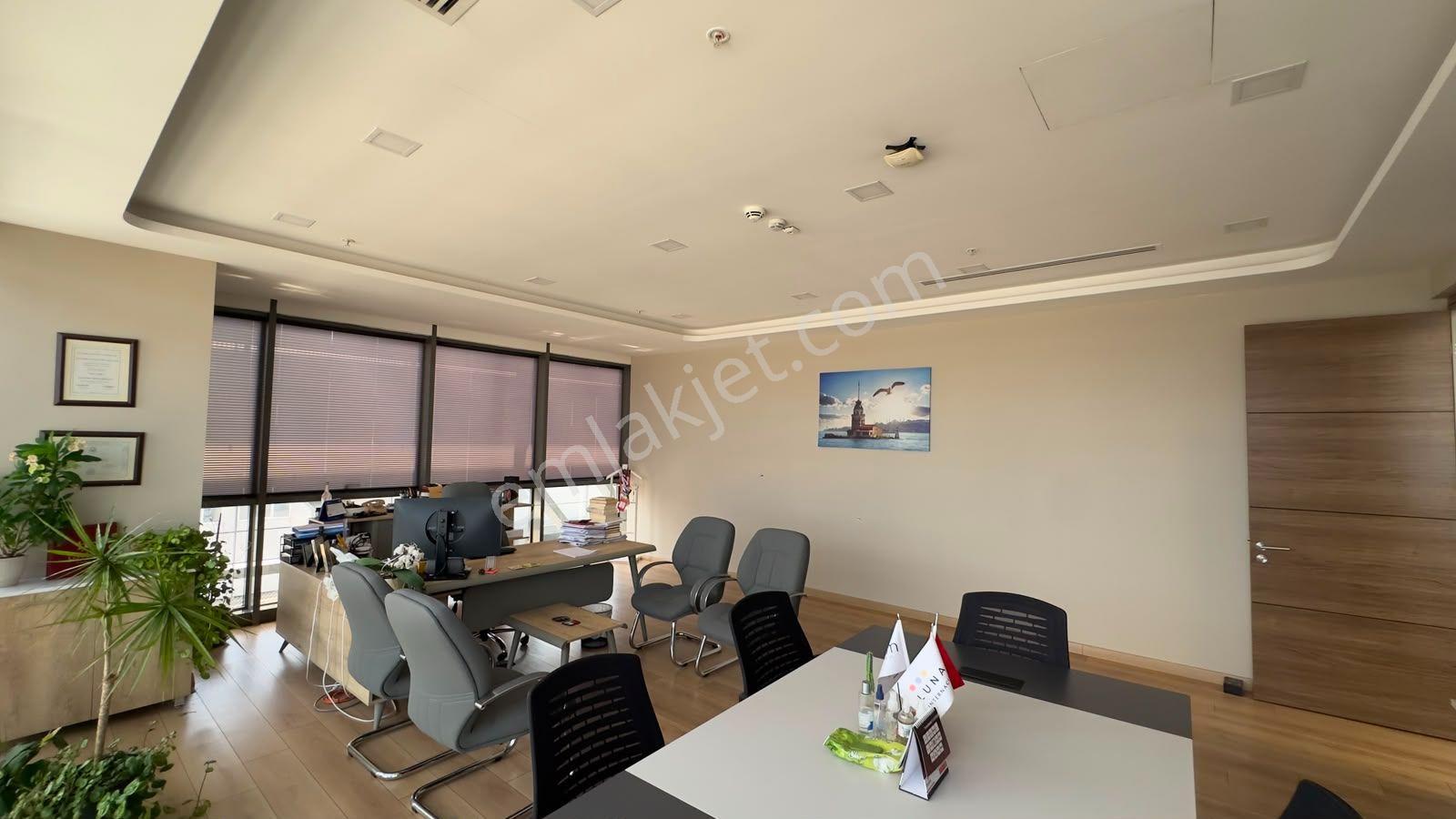 Esenyurt Akçaburgaz'da 700 M² Eşyalı Ofis Plaza Katı - Görsel 7