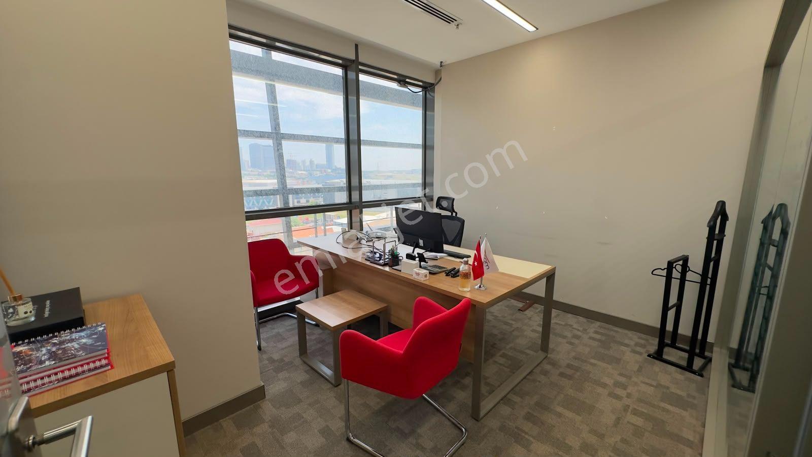 Esenyurt Akçaburgaz'da 700 M² Eşyalı Ofis Plaza Katı - Görsel 14