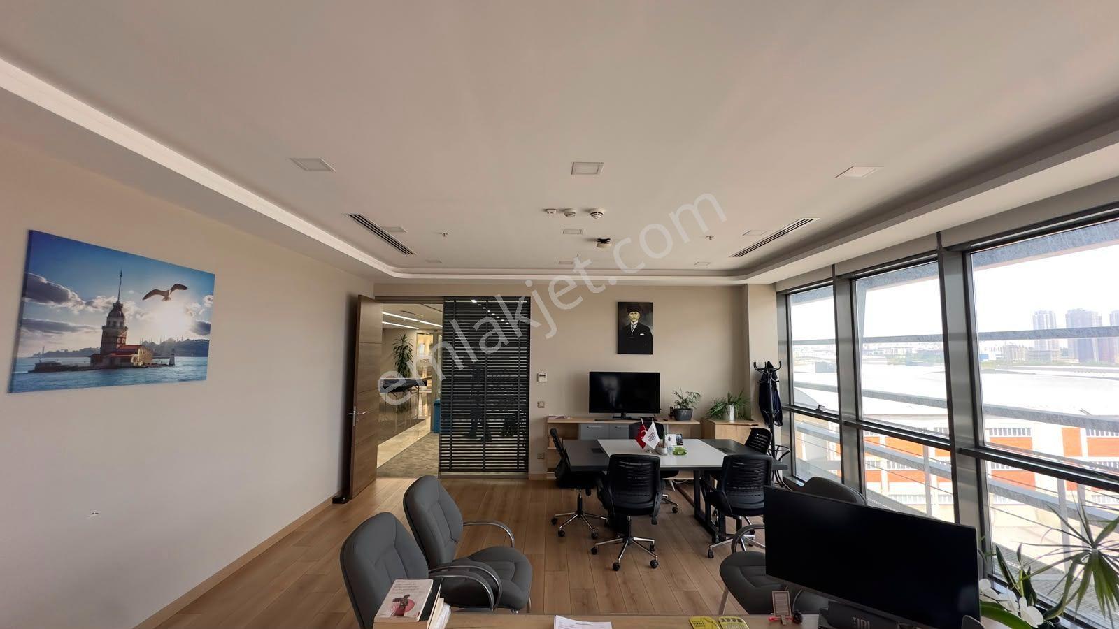 Esenyurt Akçaburgaz'da 700 M² Eşyalı Ofis Plaza Katı - Görsel 8
