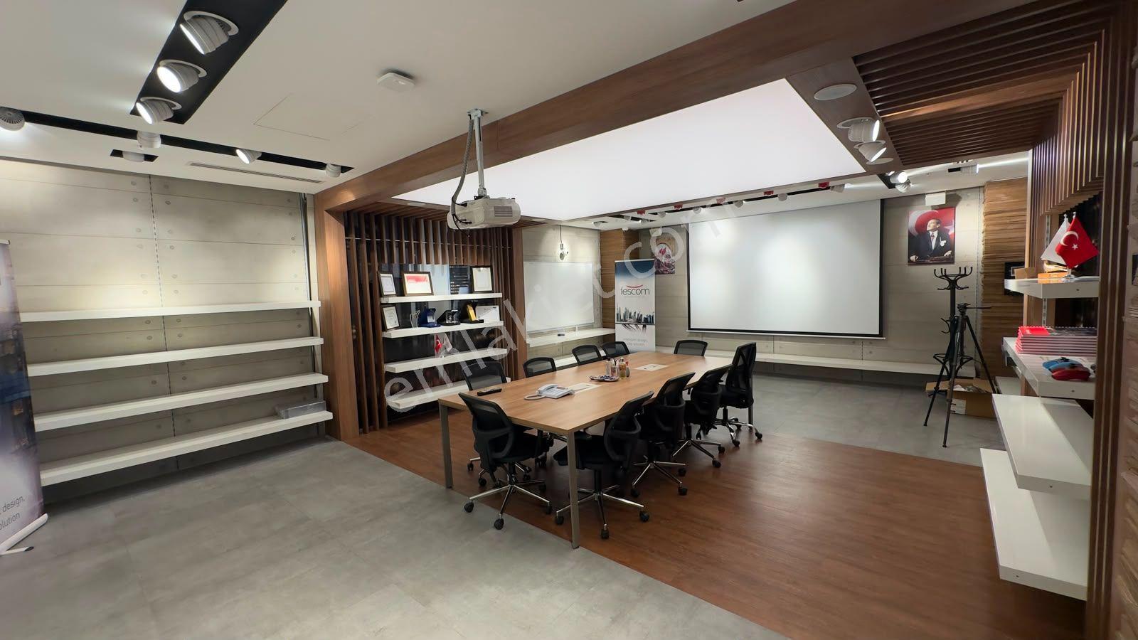Esenyurt Akçaburgaz'da 700 M² Eşyalı Ofis Plaza Katı - Görsel 34