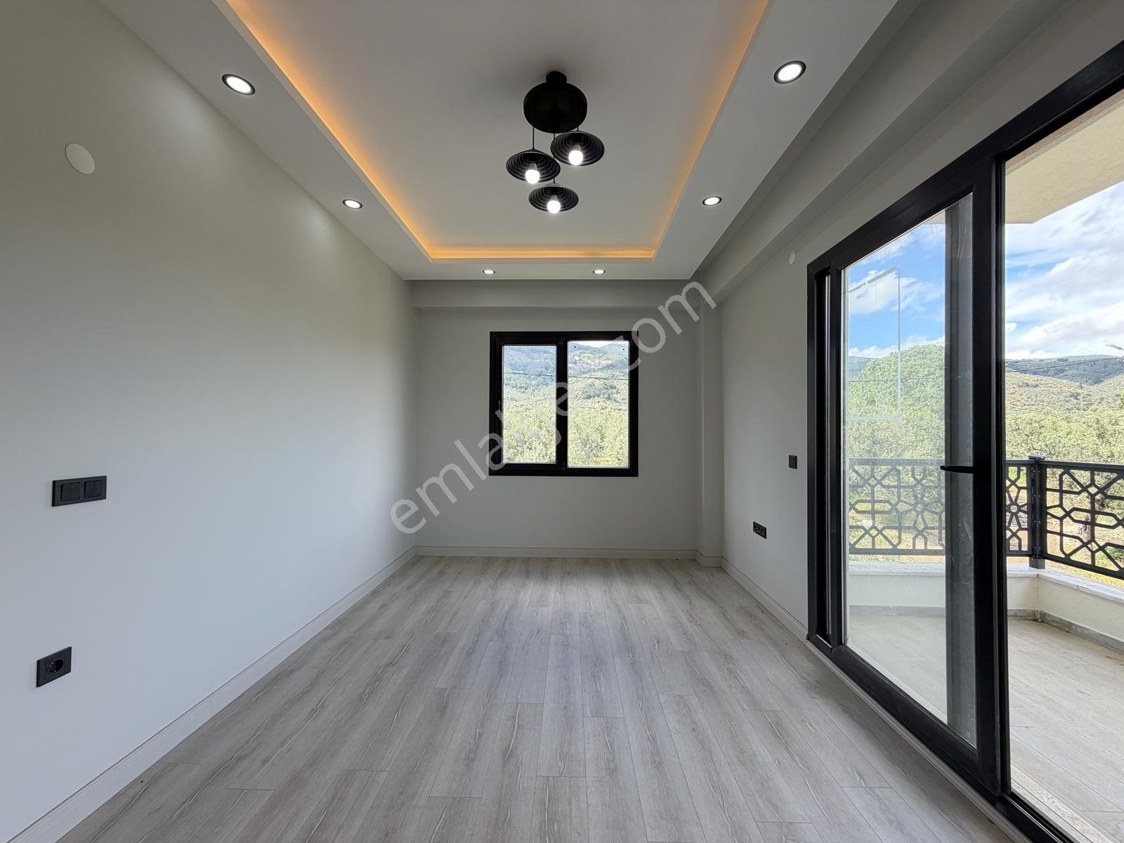▀güç'ten Gürede Kazdağları Manzaralı Lüx Tasarım Sıfır 2+1 Daire - Görsel 13