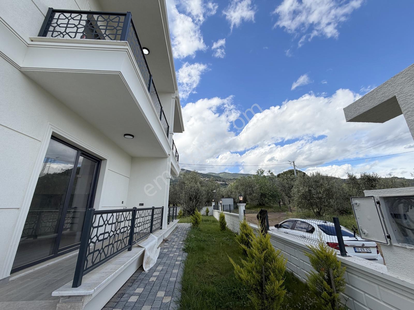 ▀güç'ten Güre'de Geniş Bahçeli Kazdağı Manzaralı Sıfır 2+1 Daire - Görsel 6