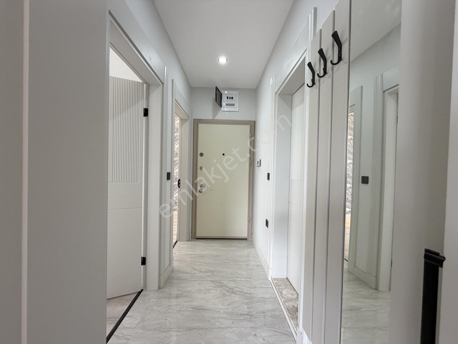 ▀güç'ten Güre'de Geniş Bahçeli Kazdağı Manzaralı Sıfır 2+1 Daire - Görsel 3