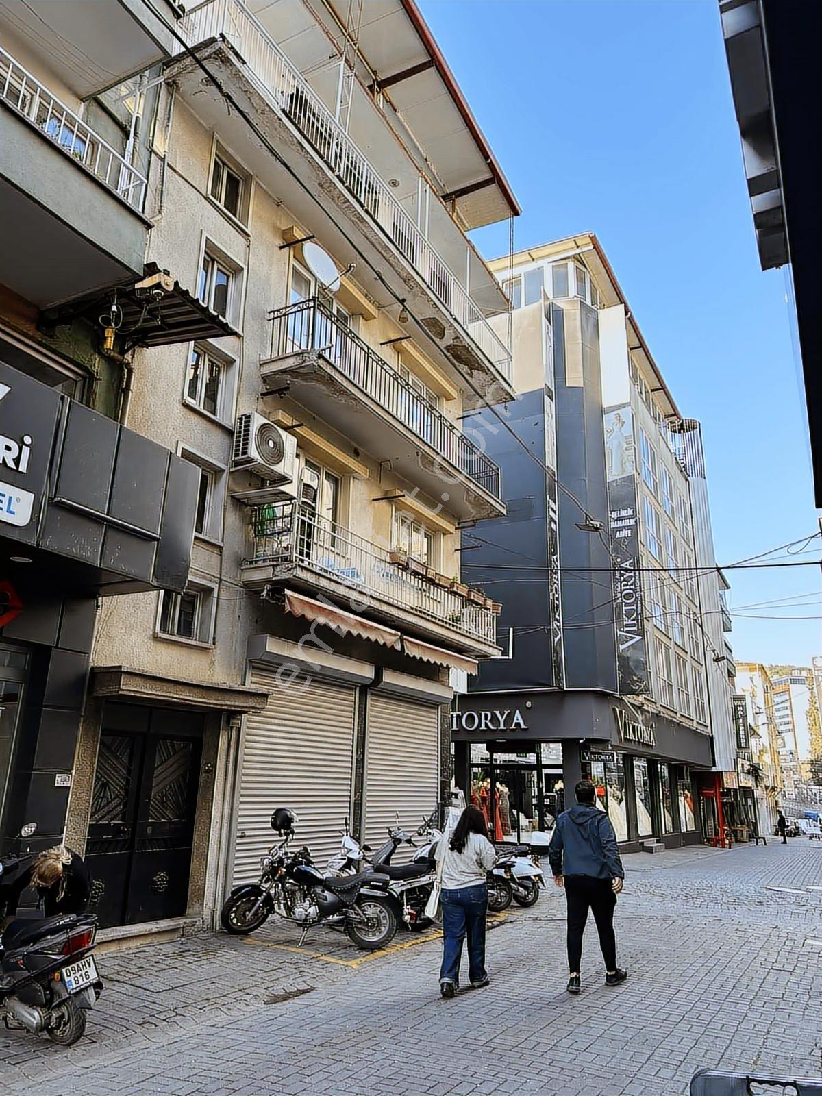 Yağcılar İçinde Satılık Köşe Dükkan - Görsel 2