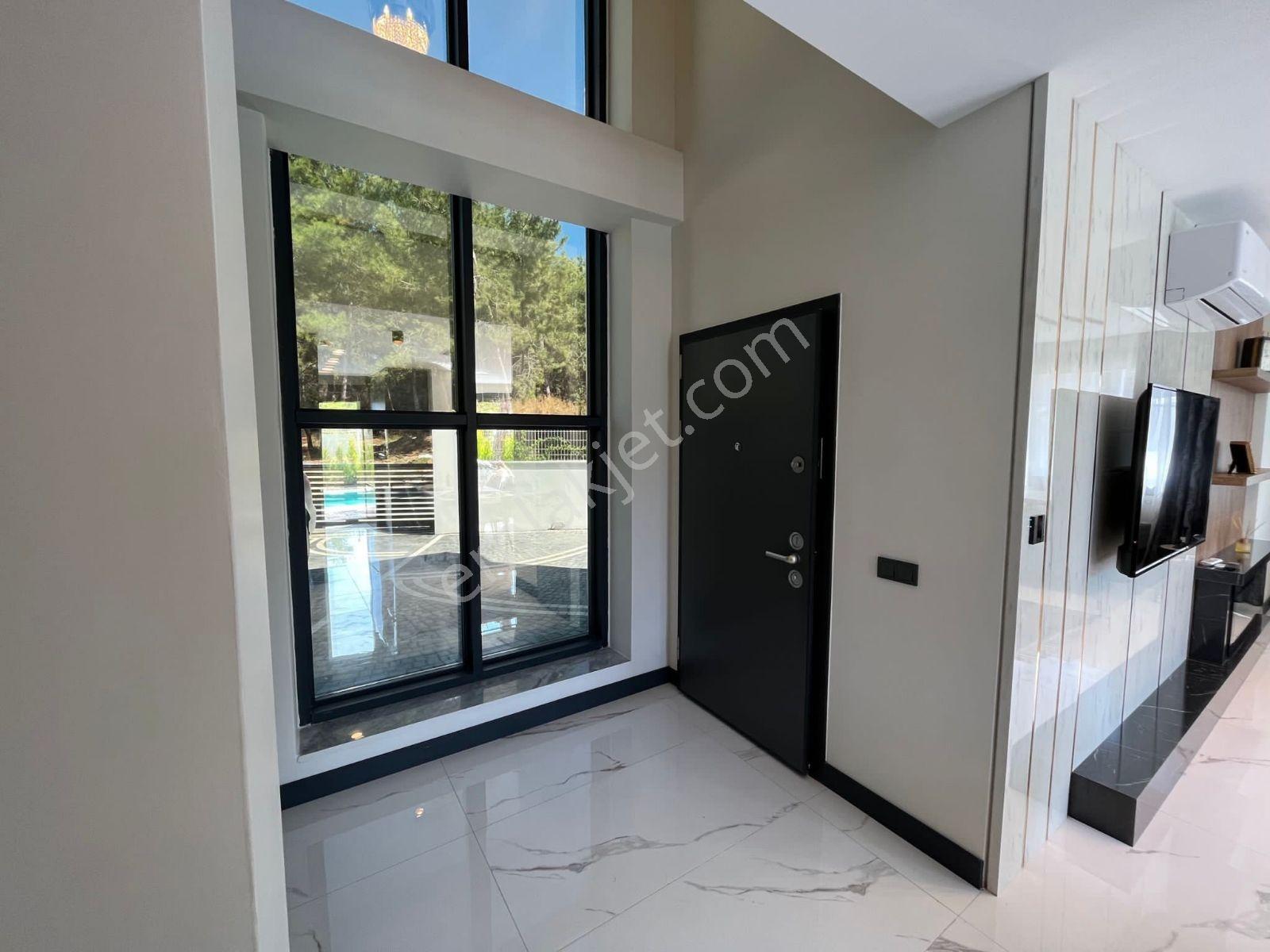 Kuşadası Akıllıev Sistemli Müstakil Havuzlu Eşyalılüks 4+1 Villa - Görsel 16
