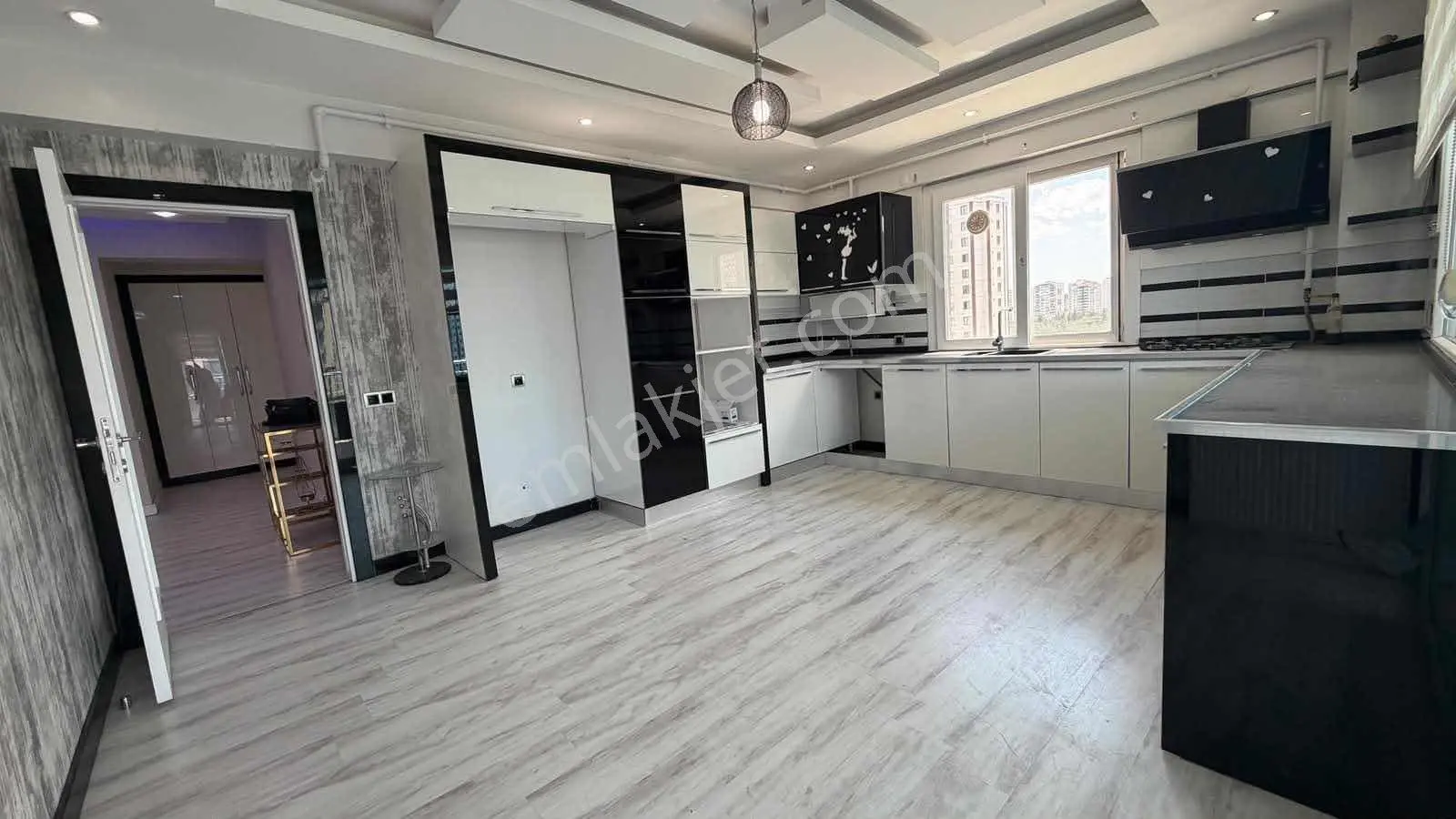 Üçkuyuların En Gözde 220 M2 4+1 Dairesi Satışta - Görsel 2