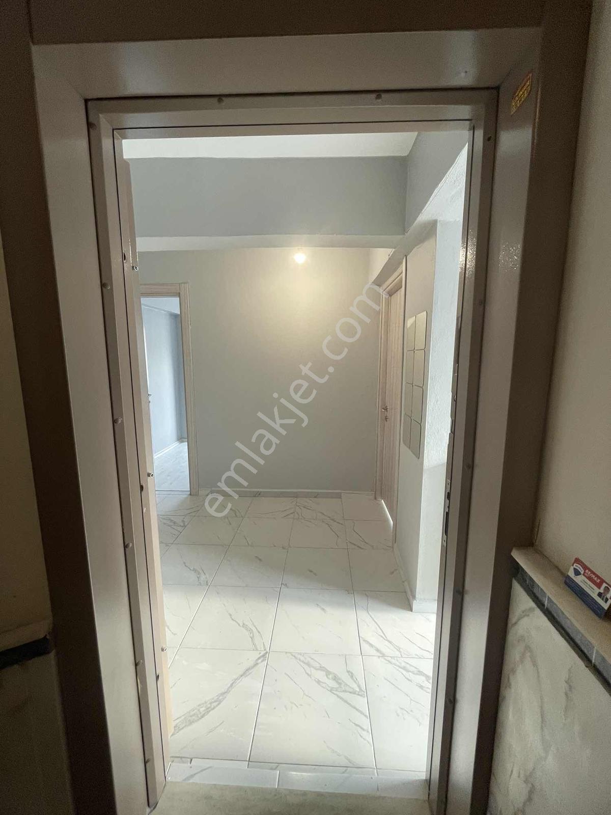 Narlıdere Mithatpaşa Caddesinde Geniş Bakımlı 2+1 Daire - Görsel 23