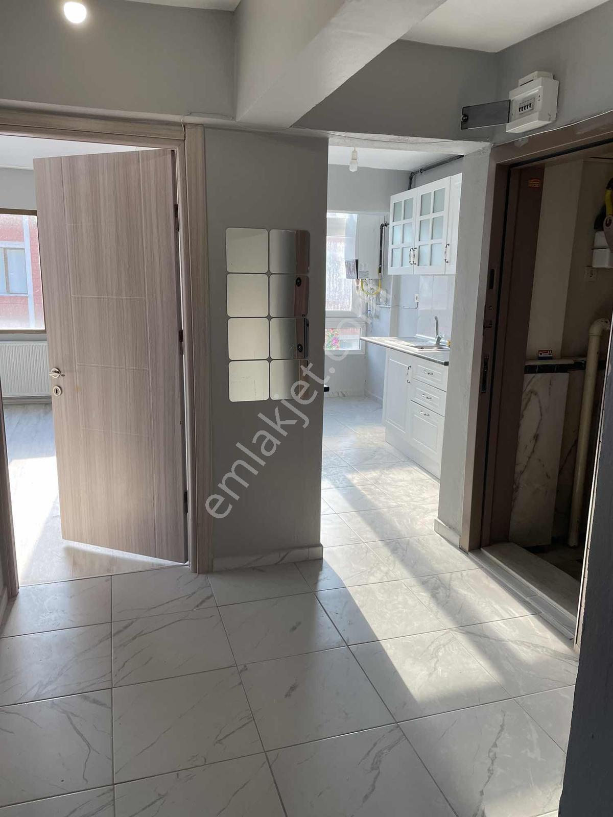 Narlıdere Mithatpaşa Caddesinde Geniş Bakımlı 2+1 Daire - Görsel 21