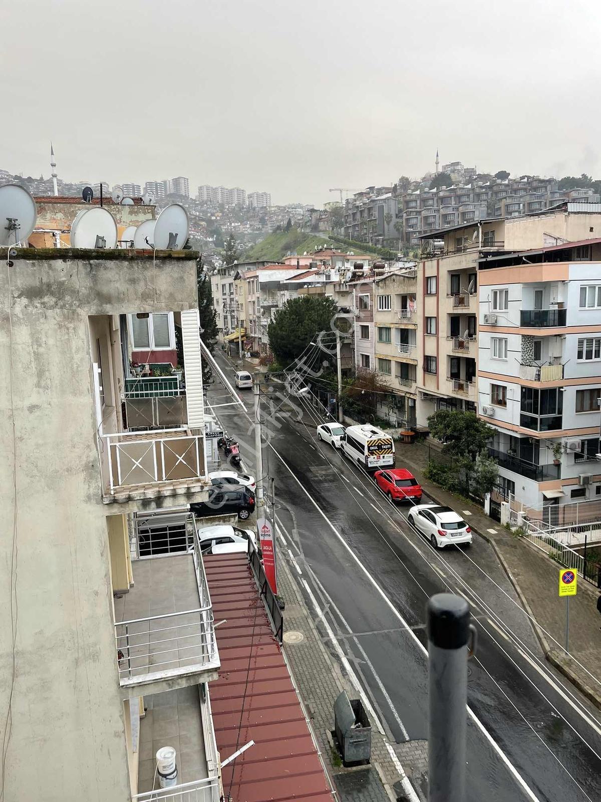 Narlıdere Mithatpaşa Caddesinde Geniş Bakımlı 2+1 Daire - Görsel 29