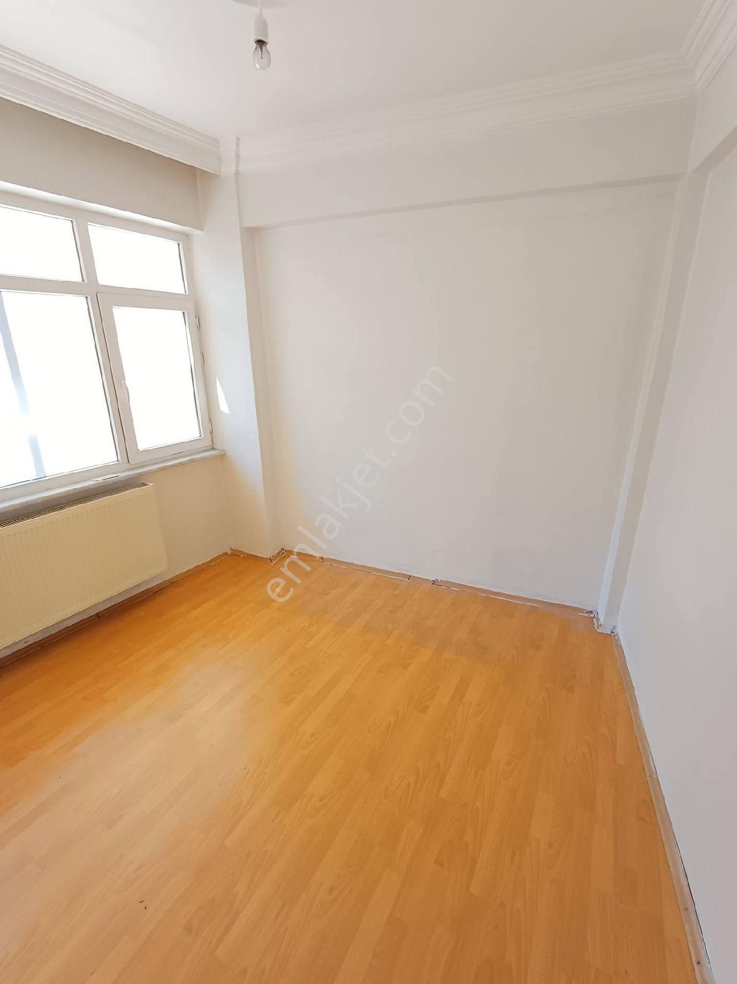 Samsun İlkadım Pazar Mahallesi'nde Kat Tapulu 2.kat 2+1 Satılık Daire