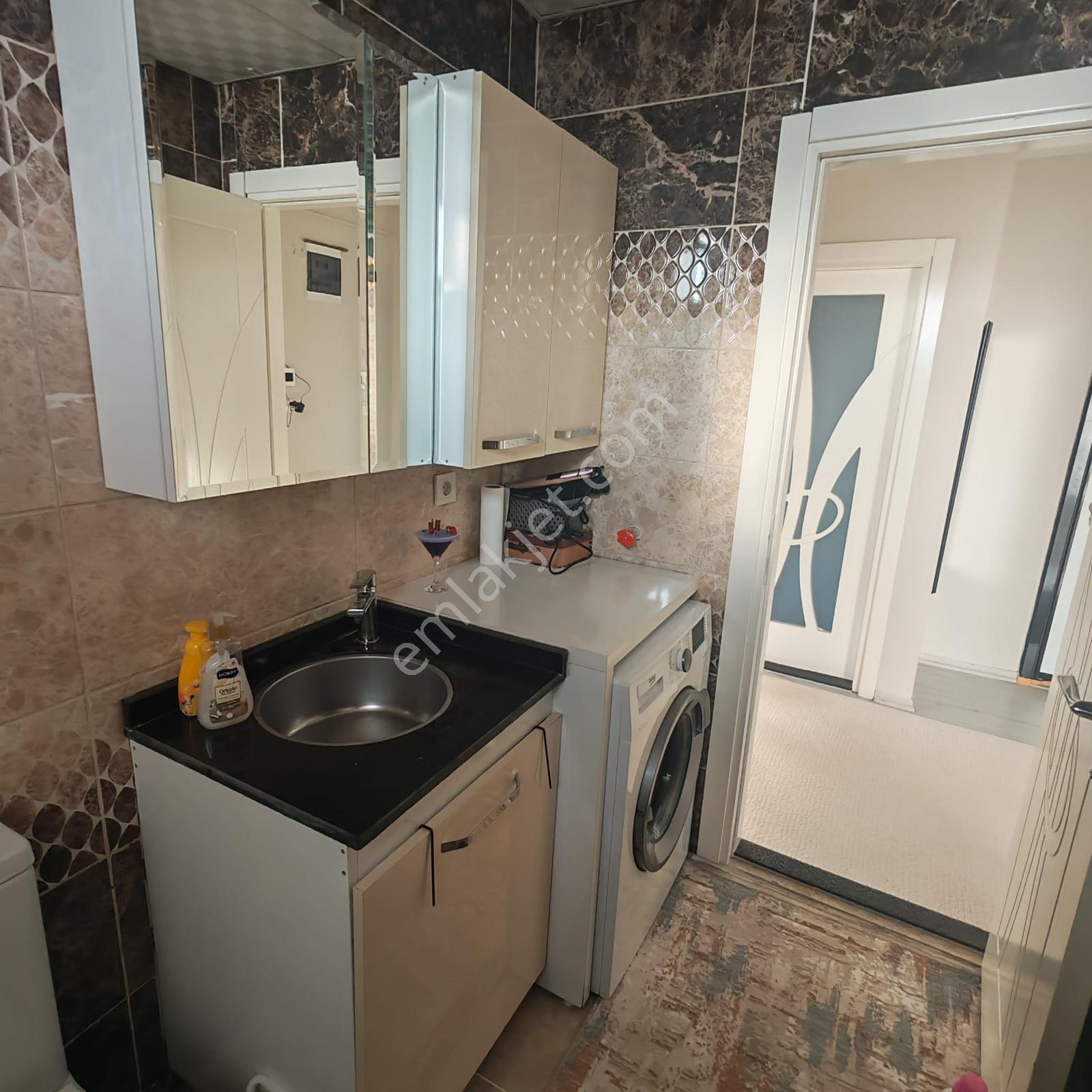 Remax Jet - Yedi Eylül Mahallesinde Kapalı Mutfaklı Geniş 2+1 - Görsel 12