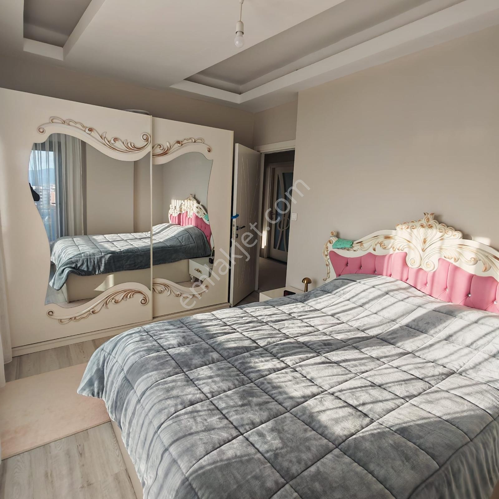 Remax Jet - Yedi Eylül Mahallesinde Kapalı Mutfaklı Geniş 2+1 - Görsel 7