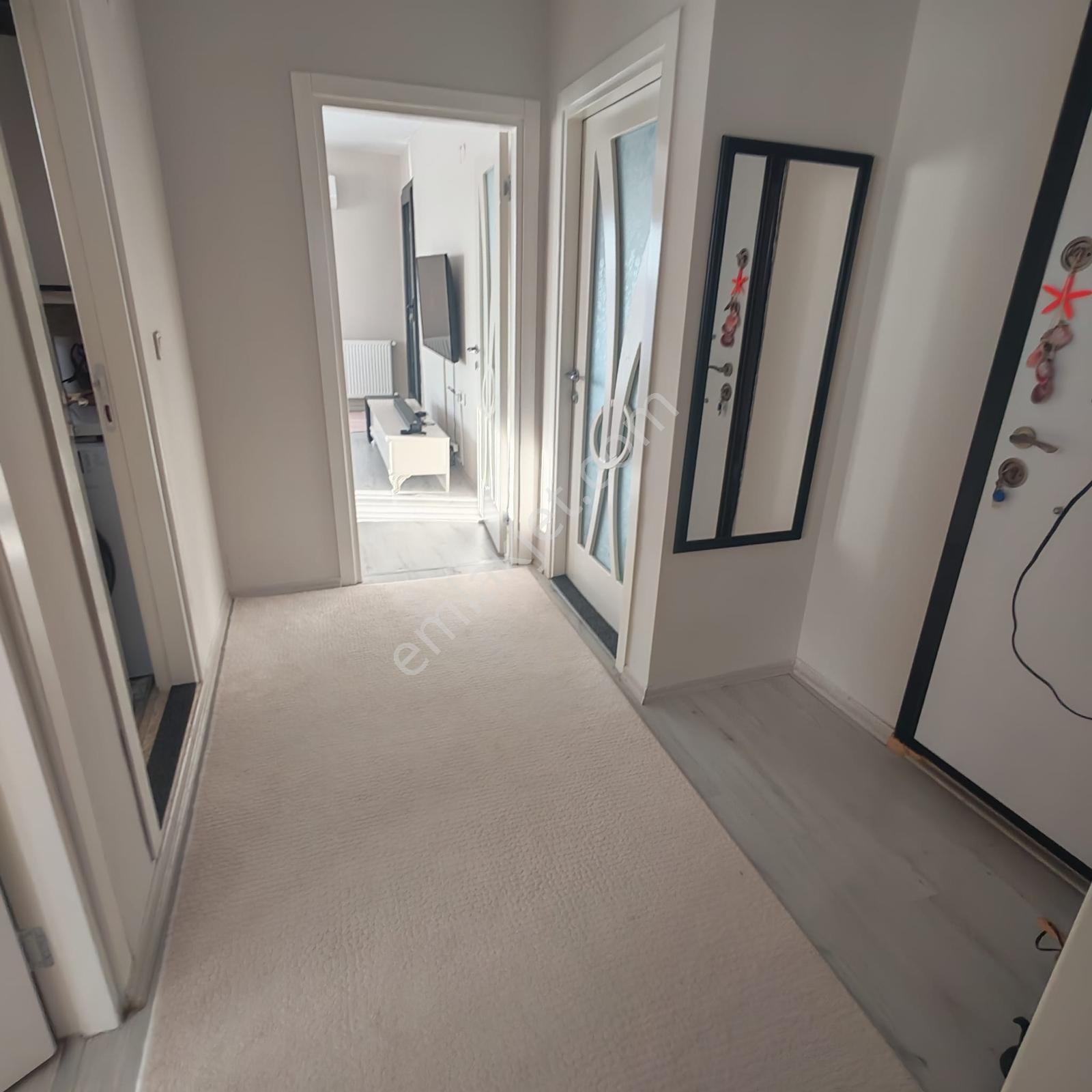 Remax Jet - Yedi Eylül Mahallesinde Kapalı Mutfaklı Geniş 2+1 - Görsel 9