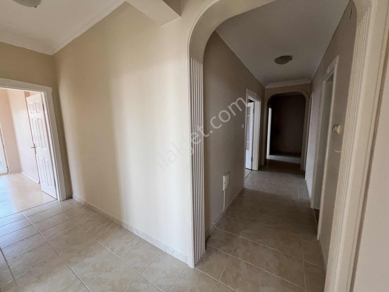 Redstone'den Emlaklar Bölgesi Cadde Üzeri 4+1 Kiralık Daire - Görsel 22
