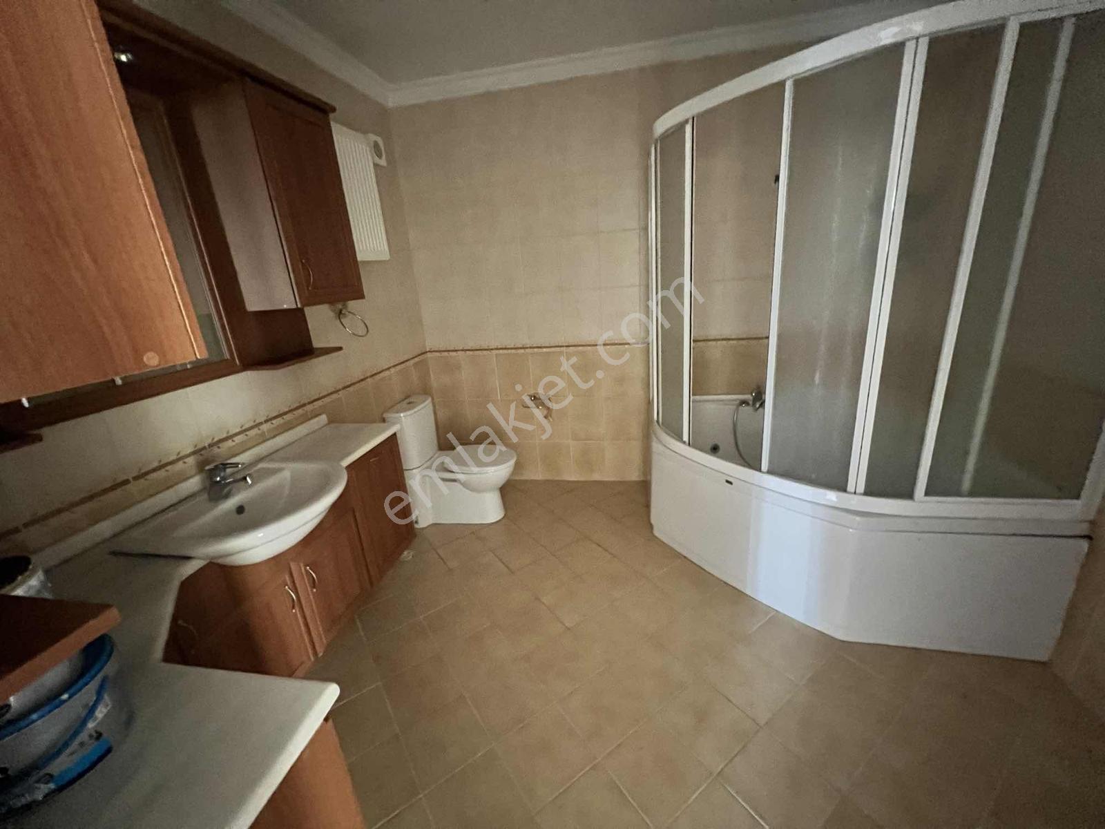 Redstone'den Emlaklar Bölgesi Cadde Üzeri 4+1 Kiralık Daire - Görsel 21