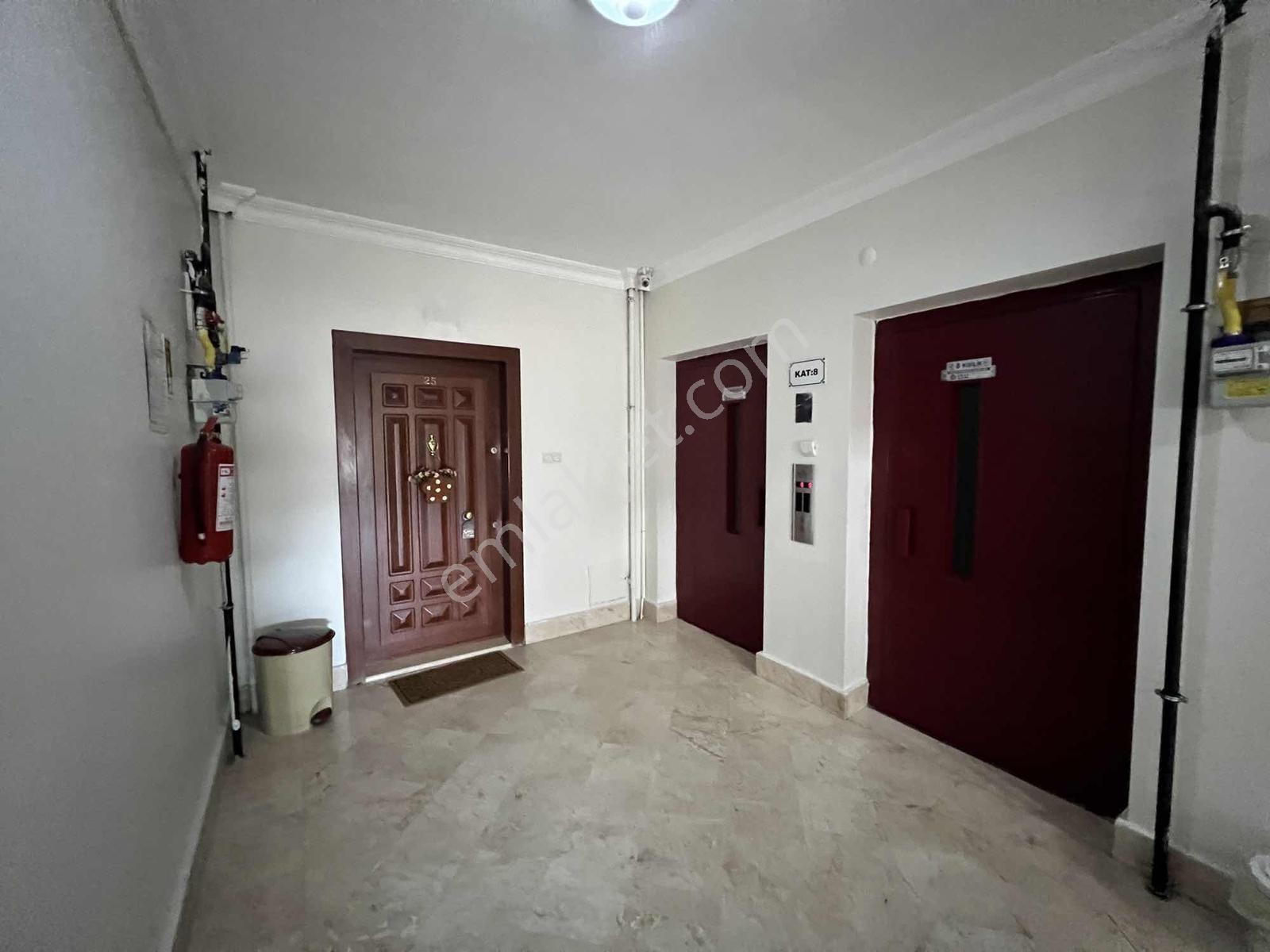 Redstone'den Emlaklar Bölgesi Cadde Üzeri 4+1 Kiralık Daire - Görsel 16