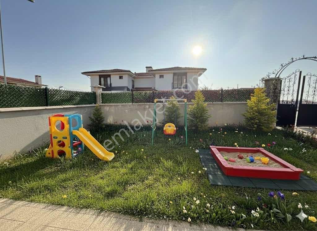 Remax Dem'den Kuzey Yıldızı Villalarında Satılık Borçsuz Villa - Görsel 14