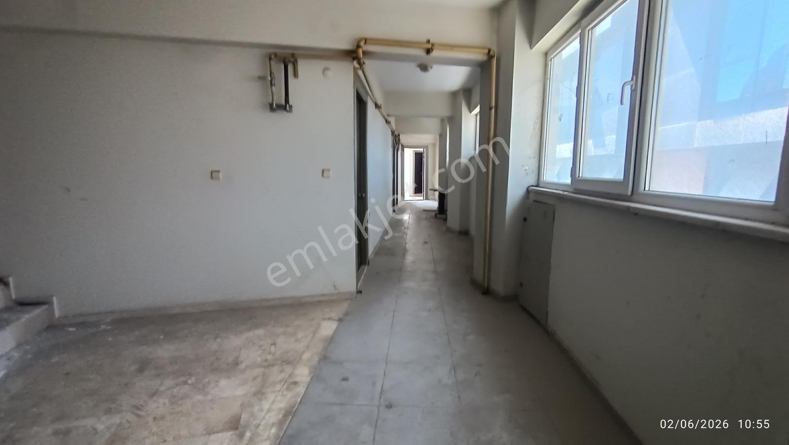 Remax Advantage'dan Komple Kat Showroom & Ofis İçin Uygun - Görsel 9