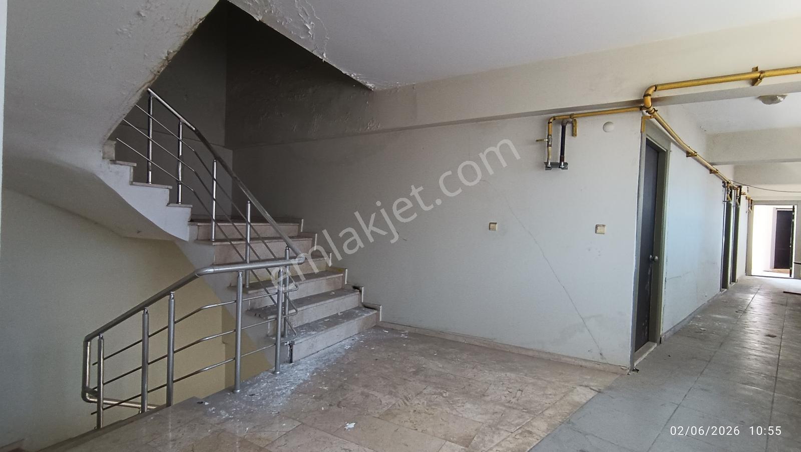 Remax Advantage'dan Komple Kat Showroom & Ofis İçin Uygun - Görsel 11