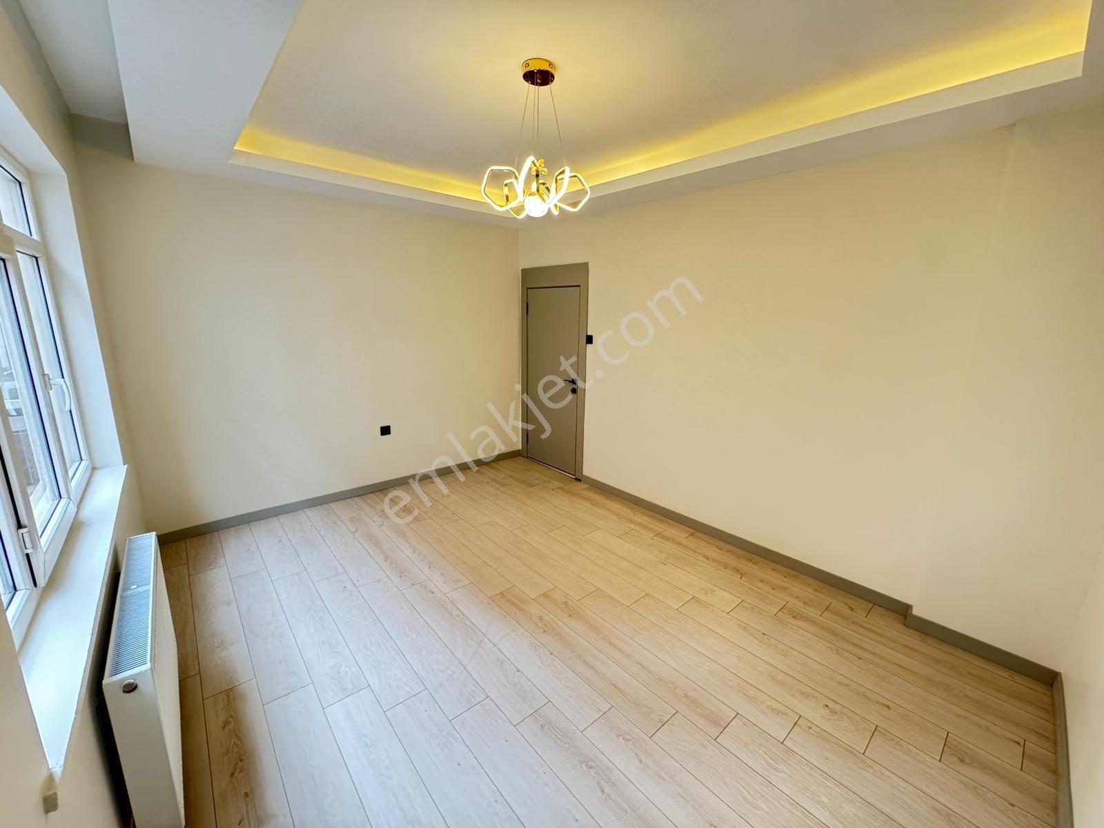 Cumhuriyet Gayrimenkulden 3+1 Full+full Yapılı Daire - Görsel 18