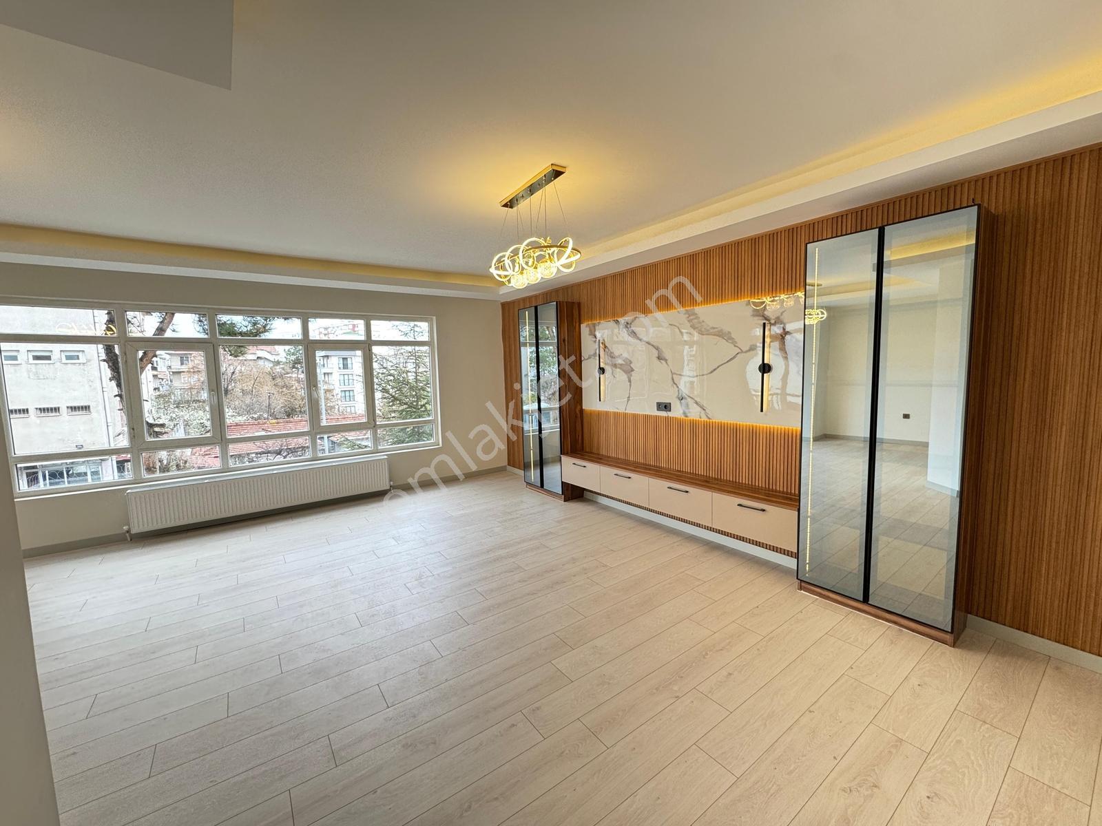 Cumhuriyet Gayrimenkulden 3+1 Full+full Yapılı Daire - Görsel 3