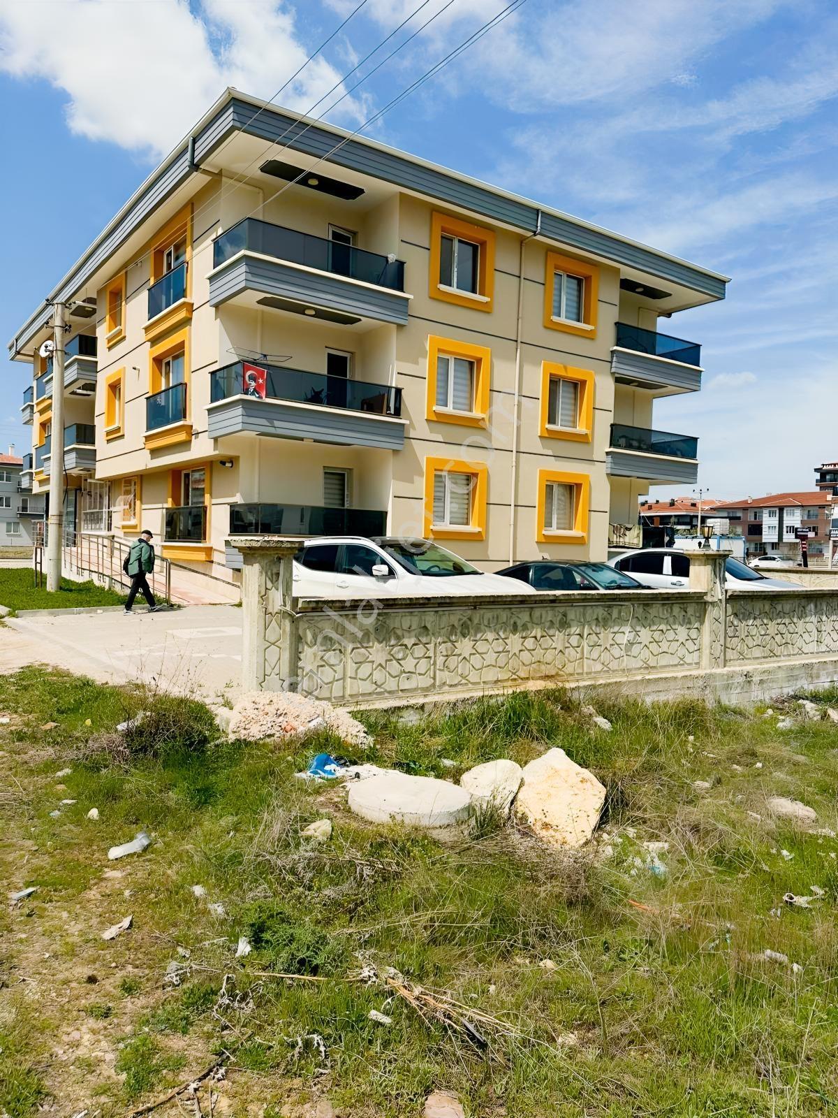 Cumhuriyet Gayrimenkulden 1+1 Full Eşyalı Asansörlü - Görsel 14