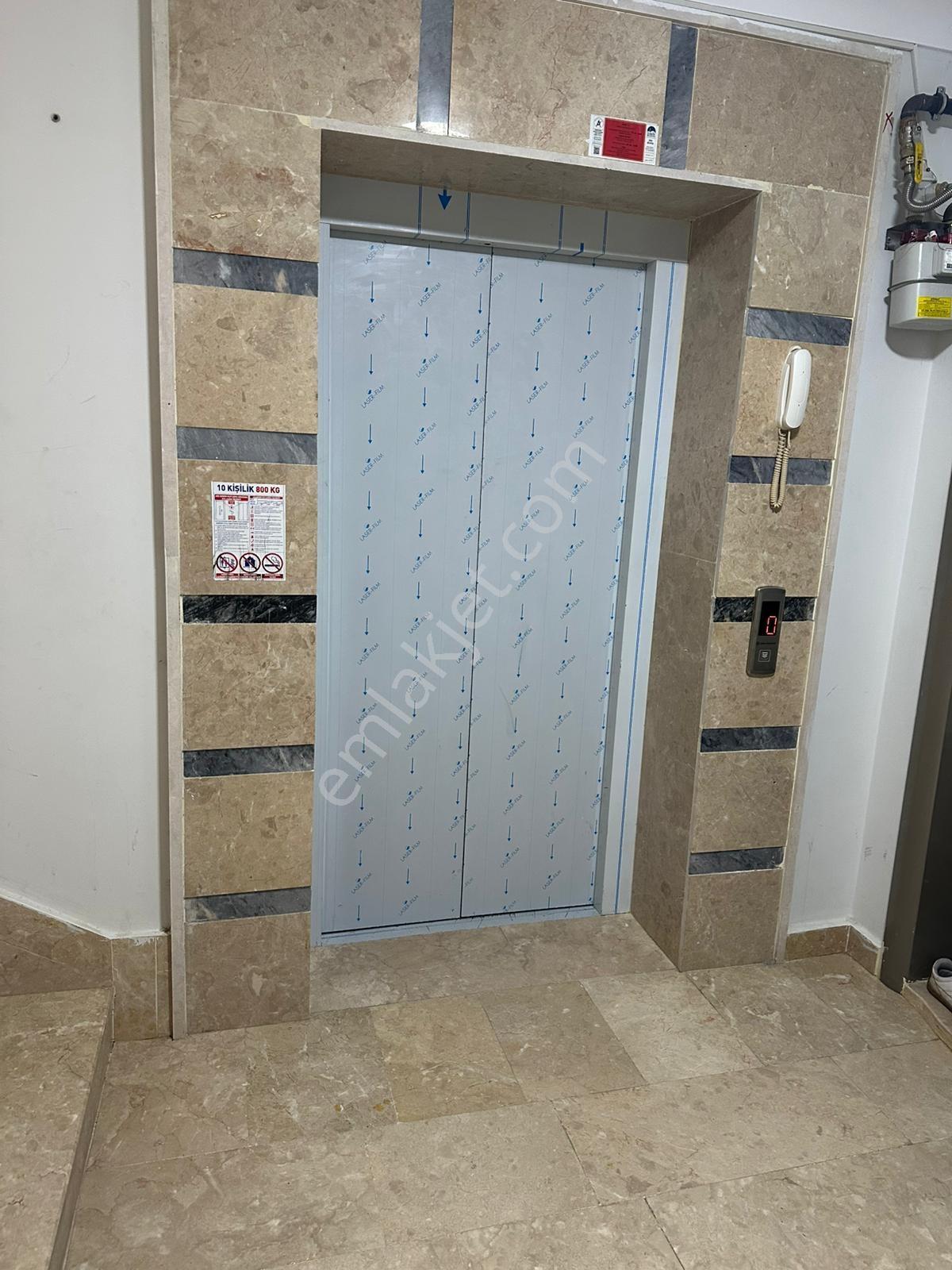 Cumhuriyet Gayrimenkulden 1+1 Full Eşyalı Asansörlü - Görsel 23