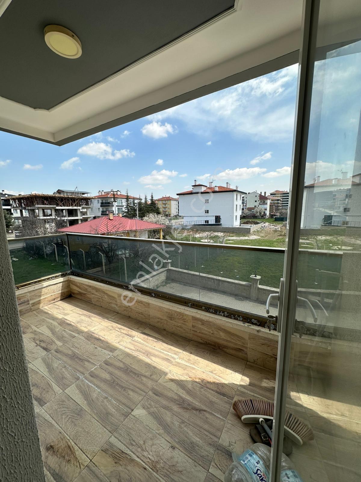 Cumhuriyet Gayrimenkulden 1+1 Full Eşyalı Asansörlü - Görsel 21