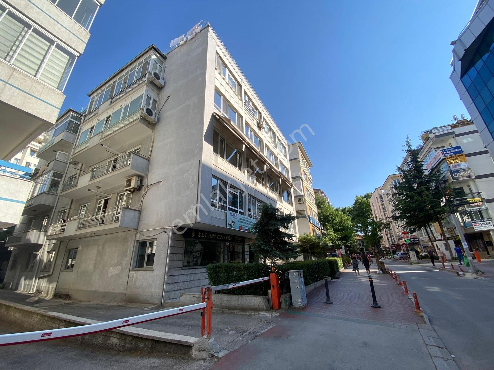 Cumhuriyetten Kızılay Avm Yakını 1+1 Full Eşyalı - Görsel 42