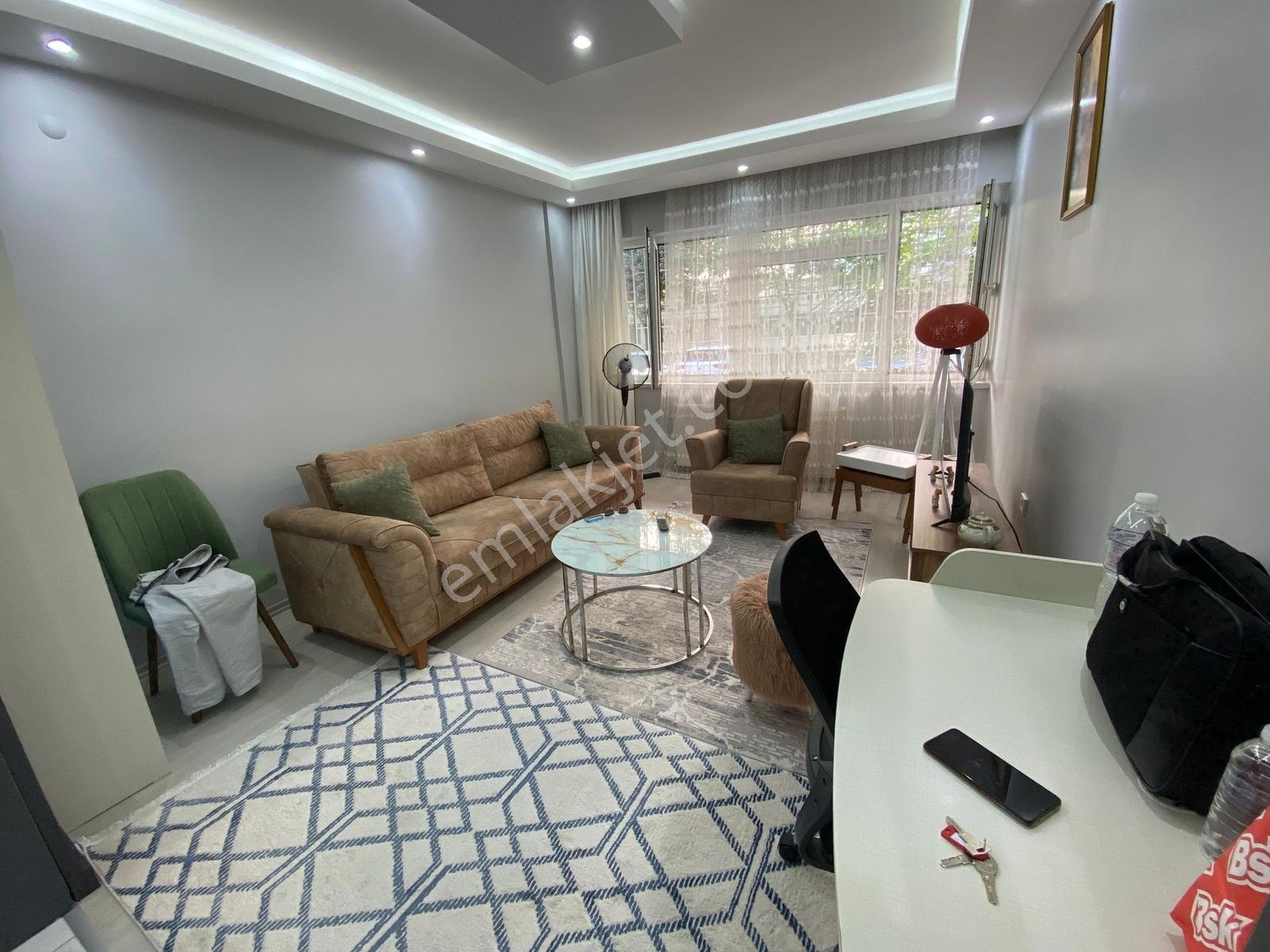Cumhuriyetten Kızılay Avm Yakını 1+1 Full Eşyalı - Görsel 11