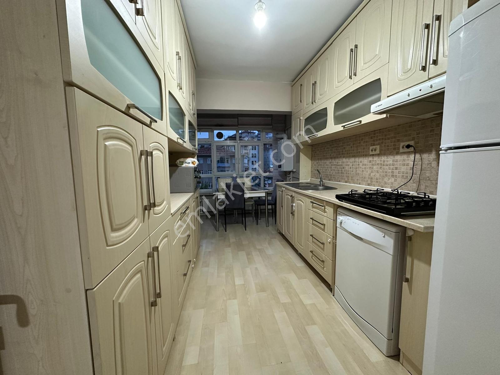 Cumhuriyet Gayrimenkulden 3+1 Full Eşyalı Kiralık Daire - Görsel 8
