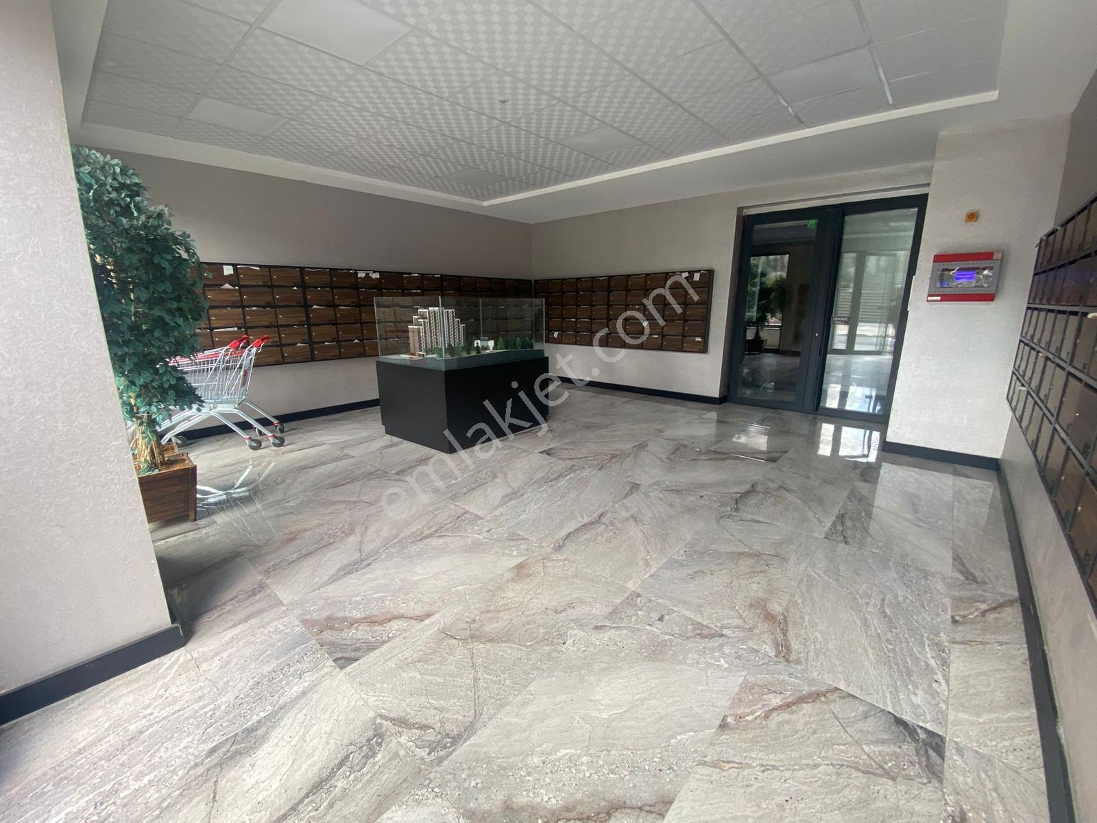 Cumhuriyet Gayrimenkulden 1+1 Üniversite Yakını Kiralık Daire - Görsel 44