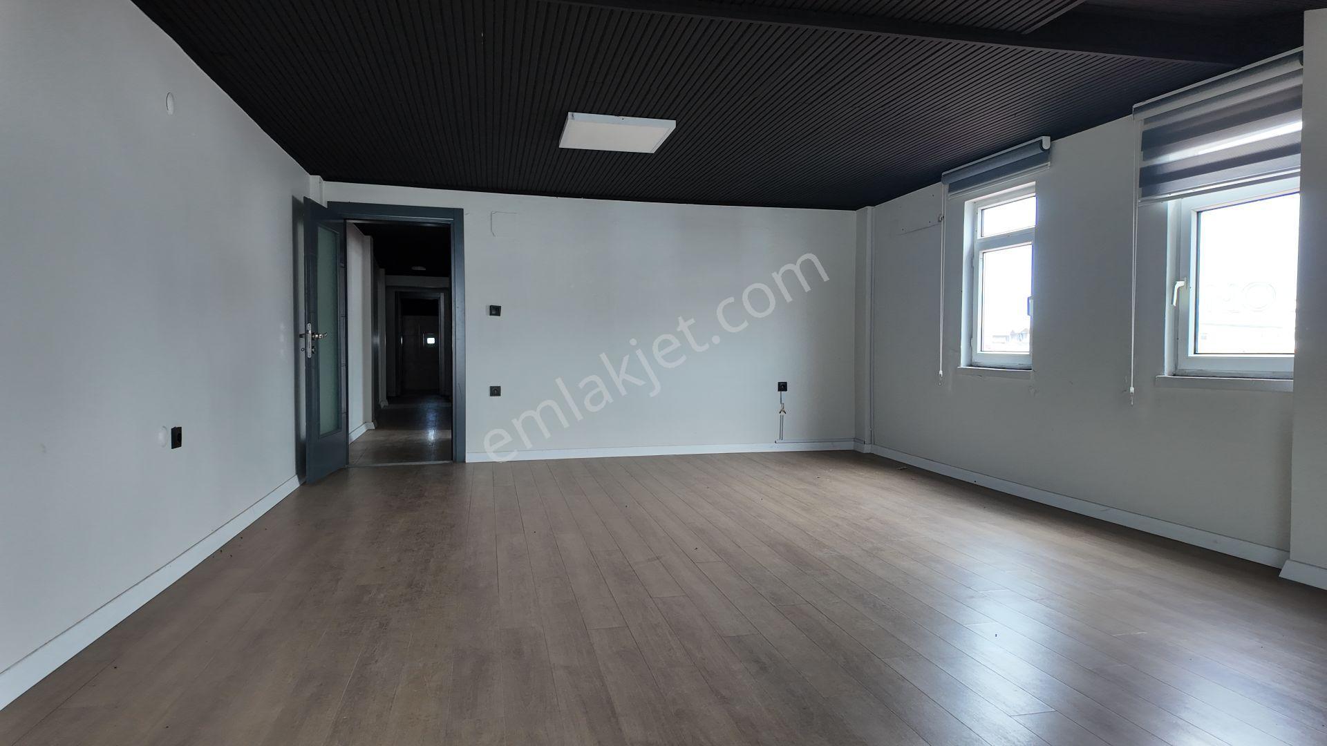Şarkiye’de Merkezi Konumda, Kullanıma Hazır Kiralık Ofisler! - Görsel 17