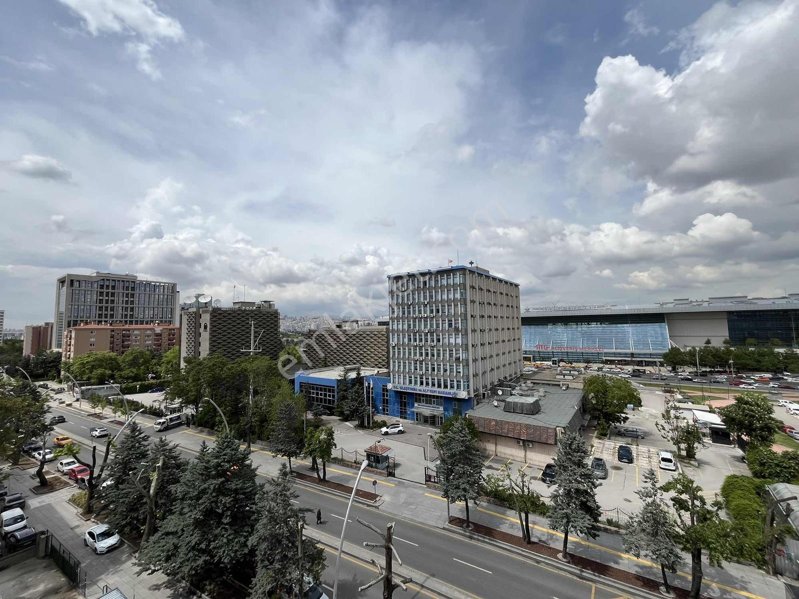 Cumhuriyet Gayrimenkulden 2+1full Eşyalı Herşey Dahil Metro Yanı - Görsel 39