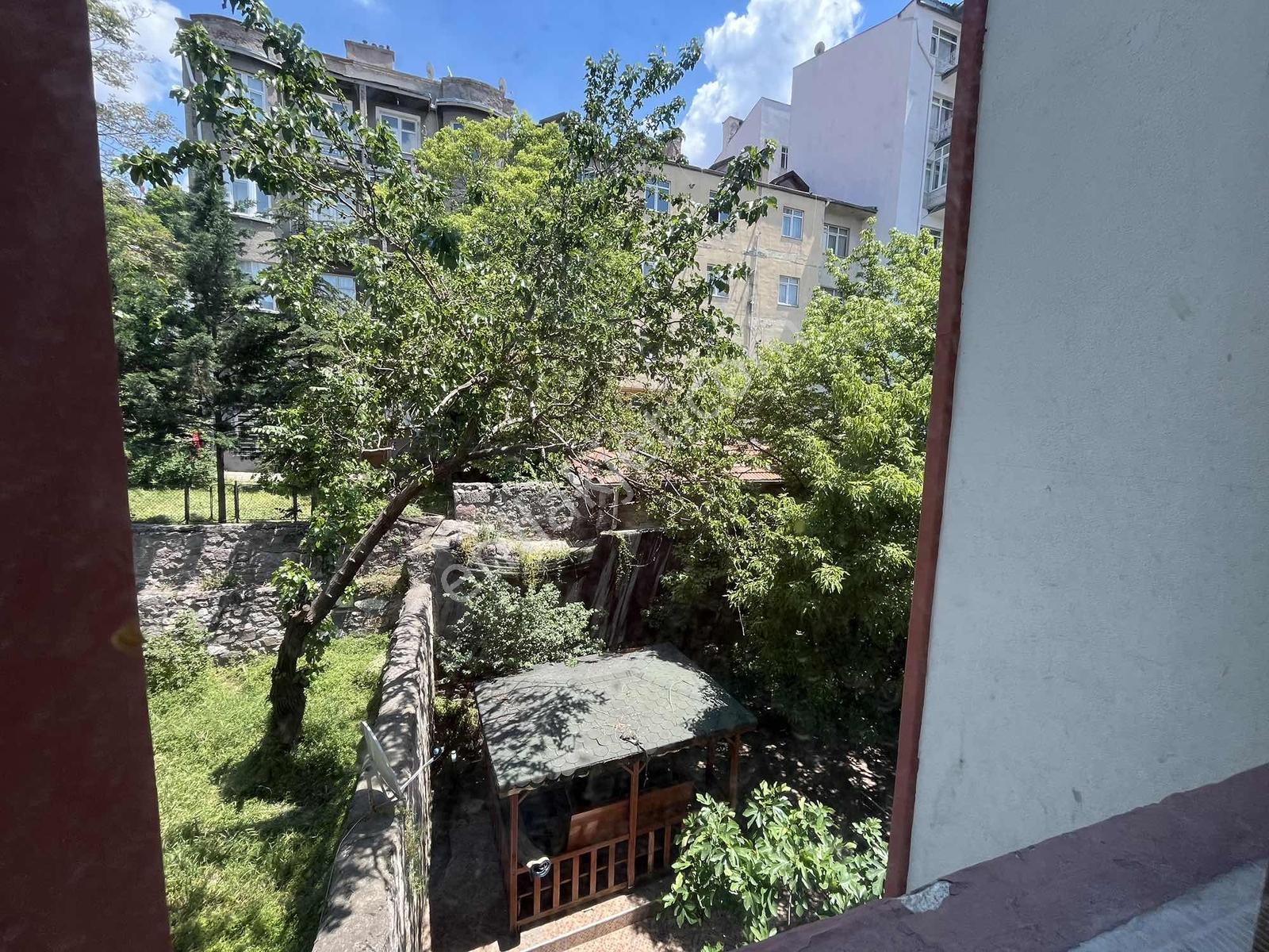 Cumhuriyet Gayrimenkulden 2+1 Full Eşyalı Daire - Görsel 48