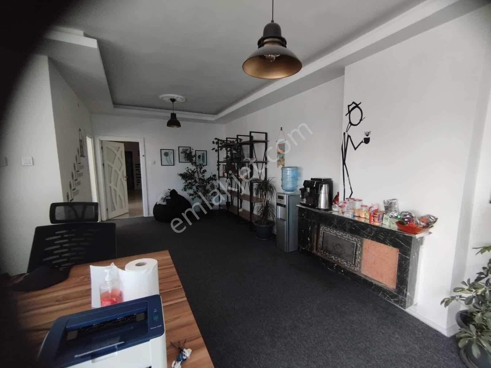 Cumhuriyet Gayrimenkulden 3+1full Yapılı Tunalı Hilmi'de - Görsel 23